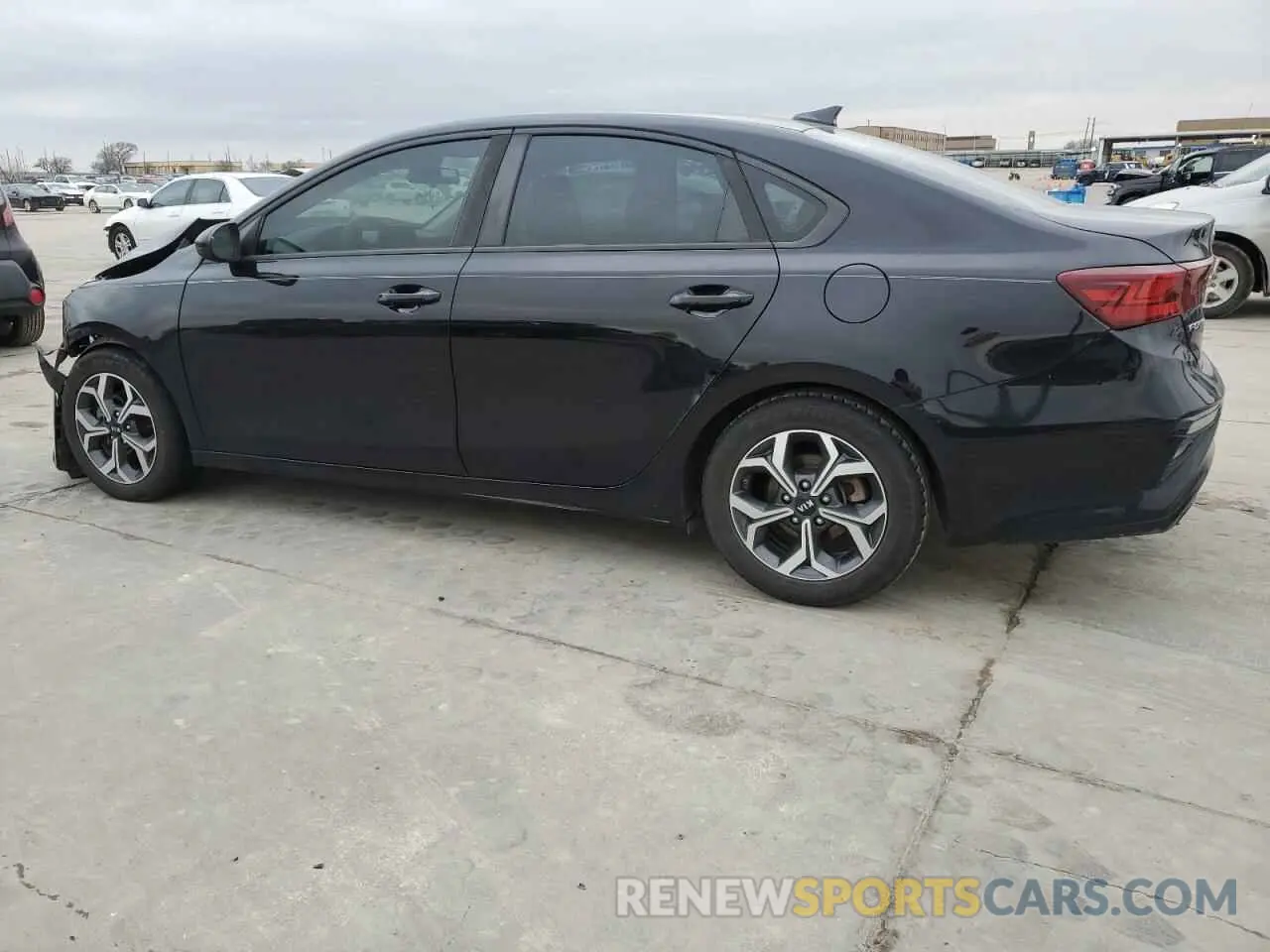 2 fotografías del automóvil dañado 3KPF24AD4KE017570 KIA FORTE 2019