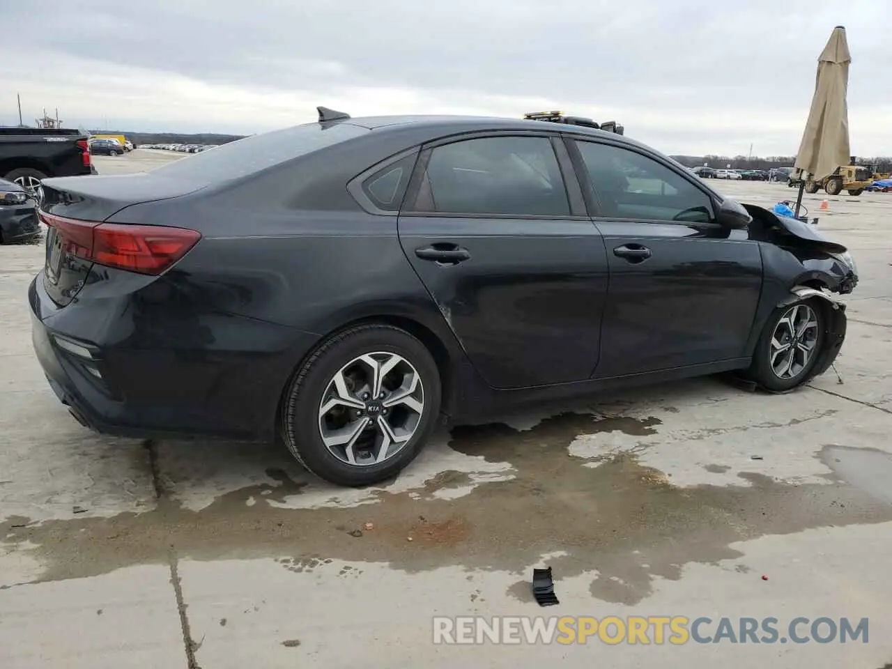 3 fotografías del automóvil dañado 3KPF24AD4KE017570 KIA FORTE 2019