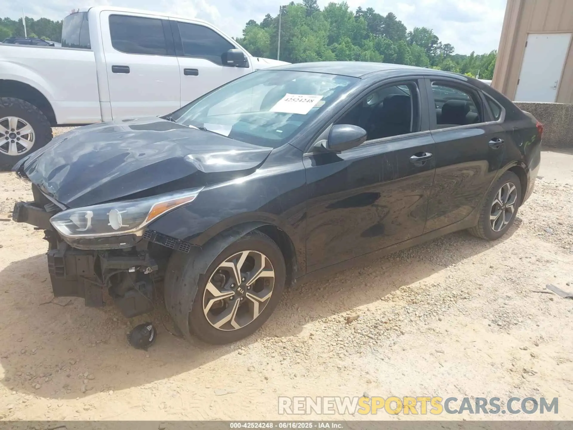 2 fotografías del automóvil dañado 3KPF24AD4KE024034 KIA FORTE 2019