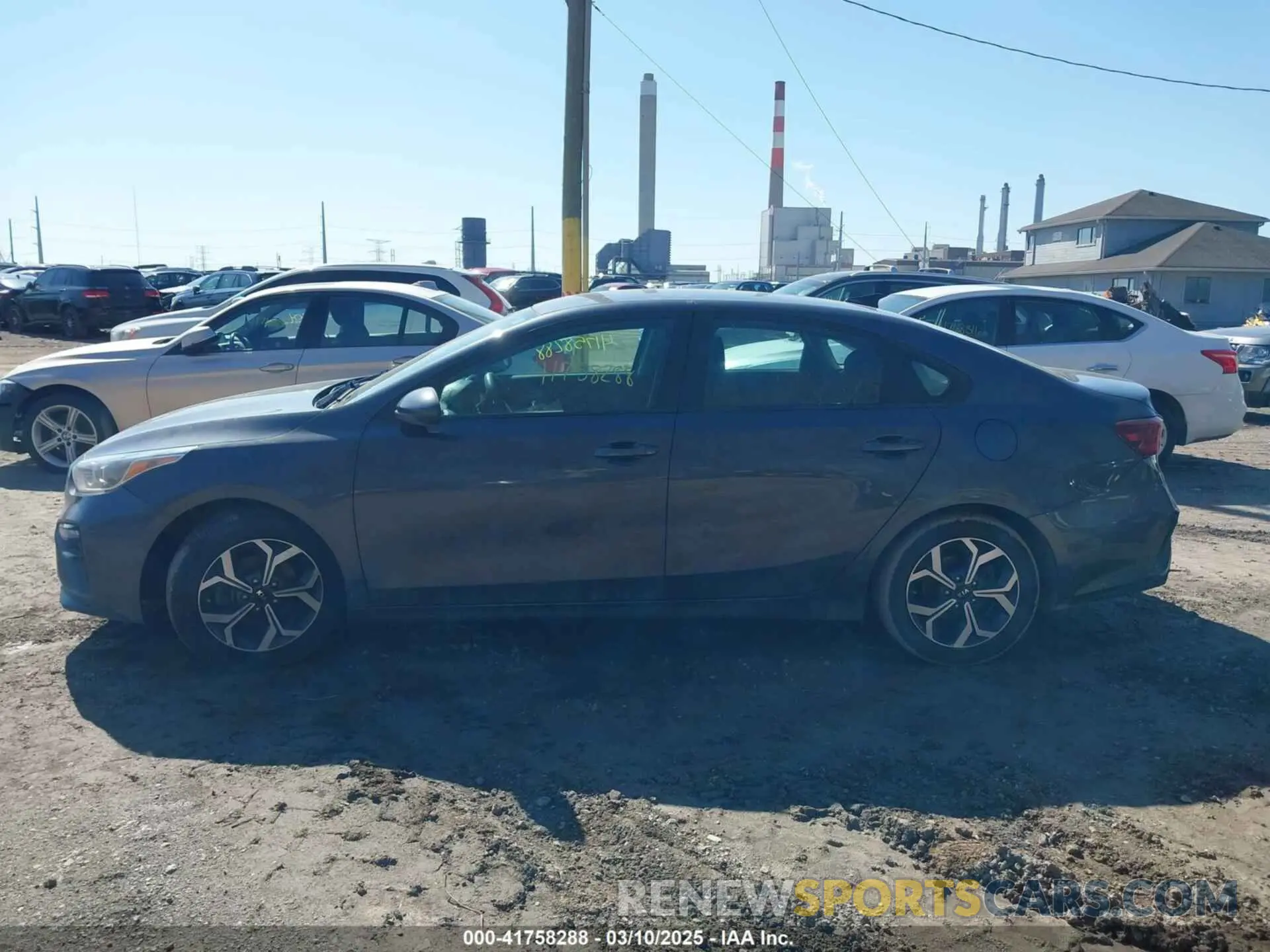 15 fotografías del automóvil dañado 3KPF24AD4KE040430 KIA FORTE 2019