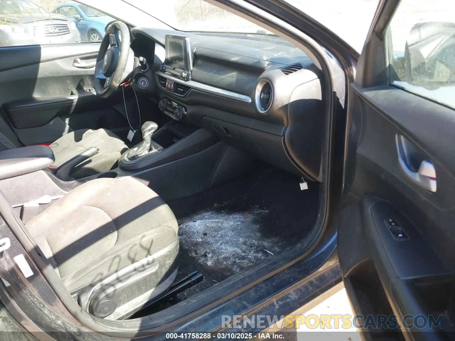 5 fotografías del automóvil dañado 3KPF24AD4KE040430 KIA FORTE 2019