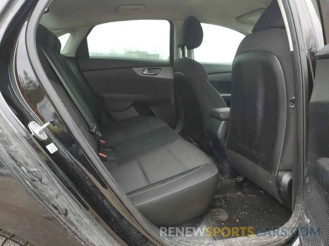 10 fotografías del automóvil dañado 3KPF24AD4KE047524 KIA FORTE 2019
