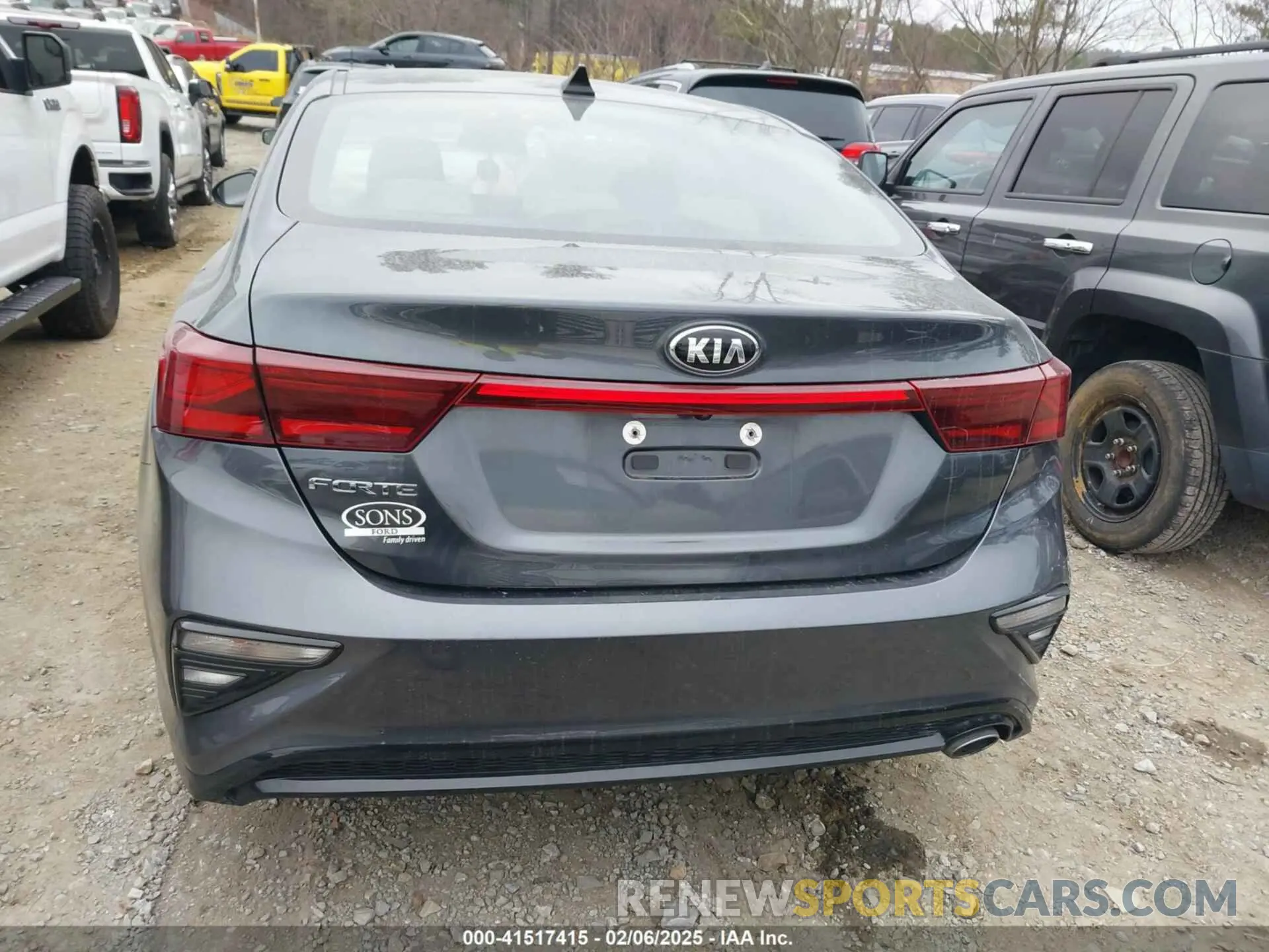 15 fotografías del automóvil dañado 3KPF24AD4KE052321 KIA FORTE 2019