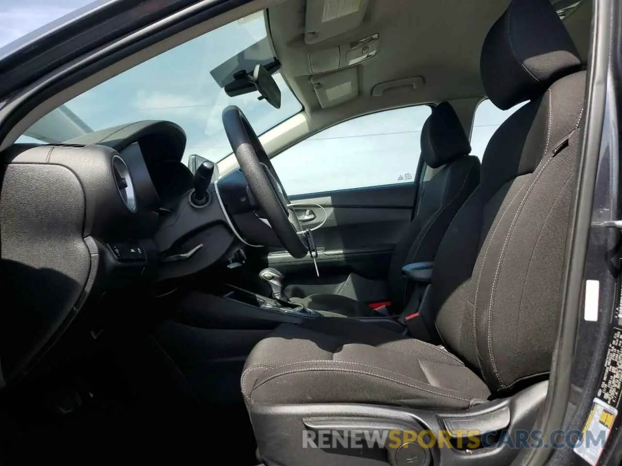 7 fotografías del automóvil dañado 3KPF24AD4KE060404 KIA FORTE 2019
