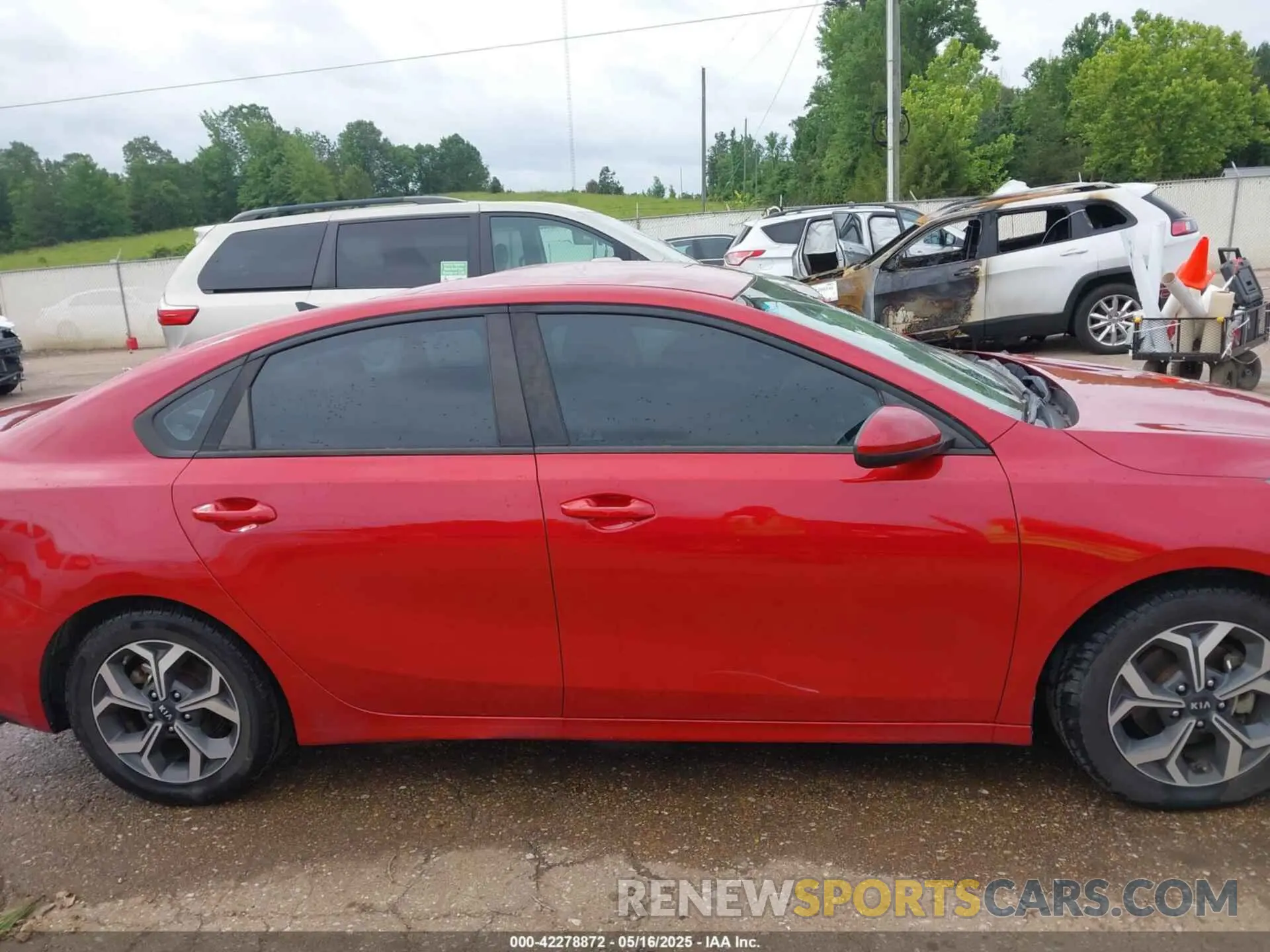 14 fotografías del automóvil dañado 3KPF24AD4KE063447 KIA FORTE 2019