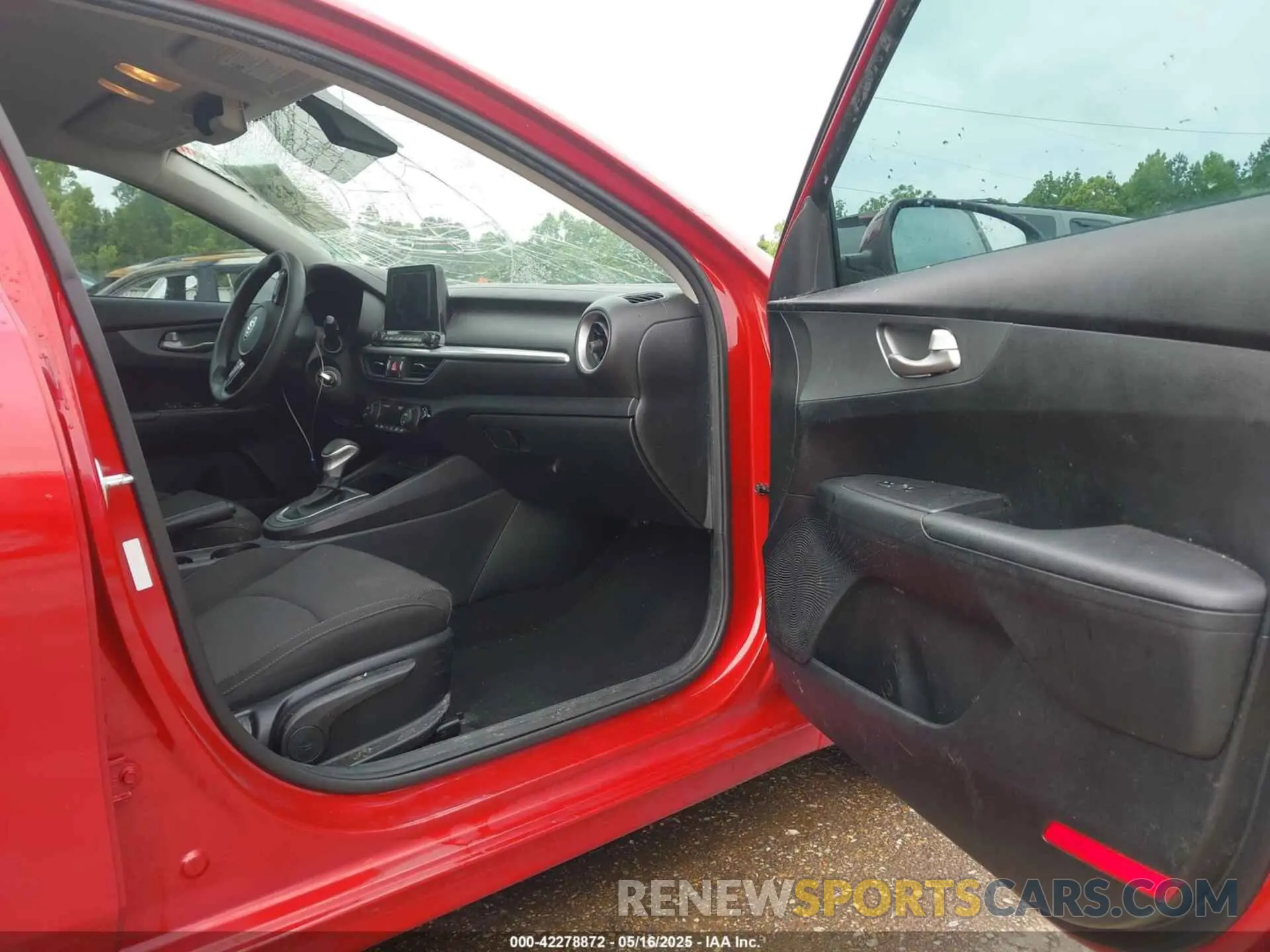 5 fotografías del automóvil dañado 3KPF24AD4KE063447 KIA FORTE 2019