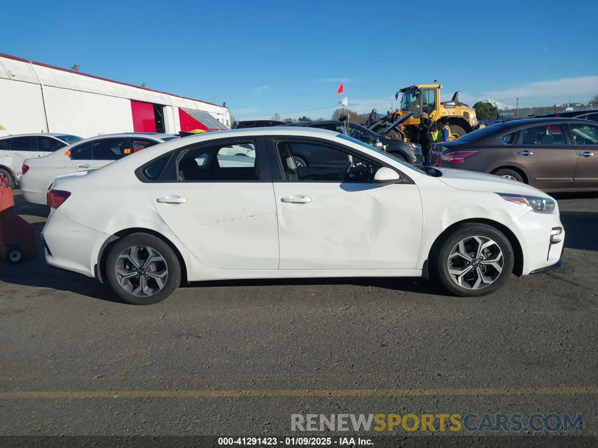 12 fotografías del automóvil dañado 3KPF24AD4KE077820 KIA FORTE 2019