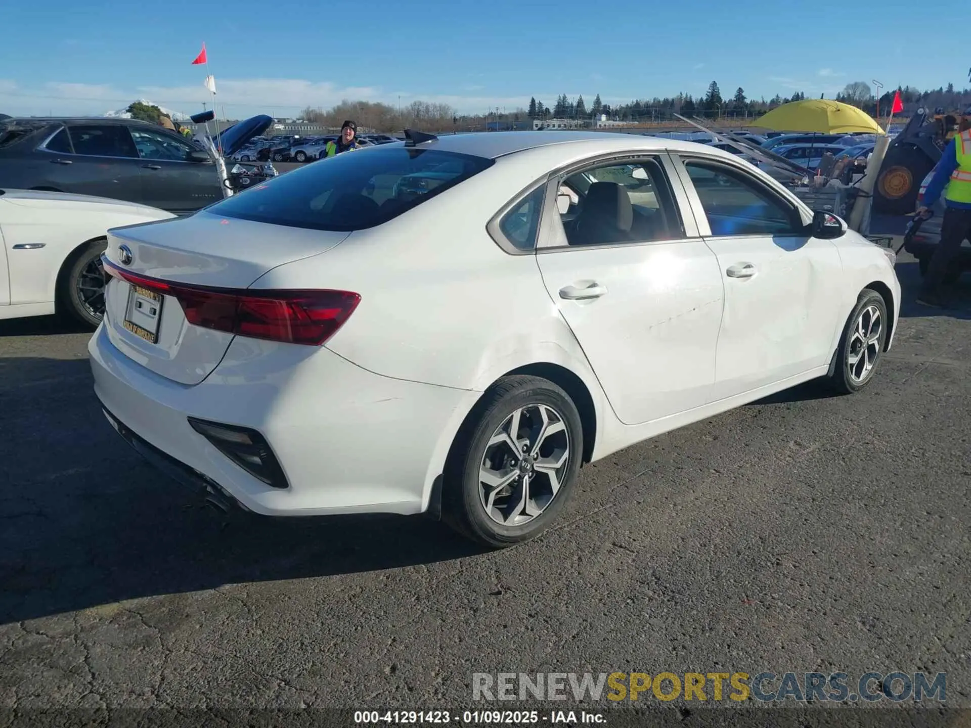 4 fotografías del automóvil dañado 3KPF24AD4KE077820 KIA FORTE 2019