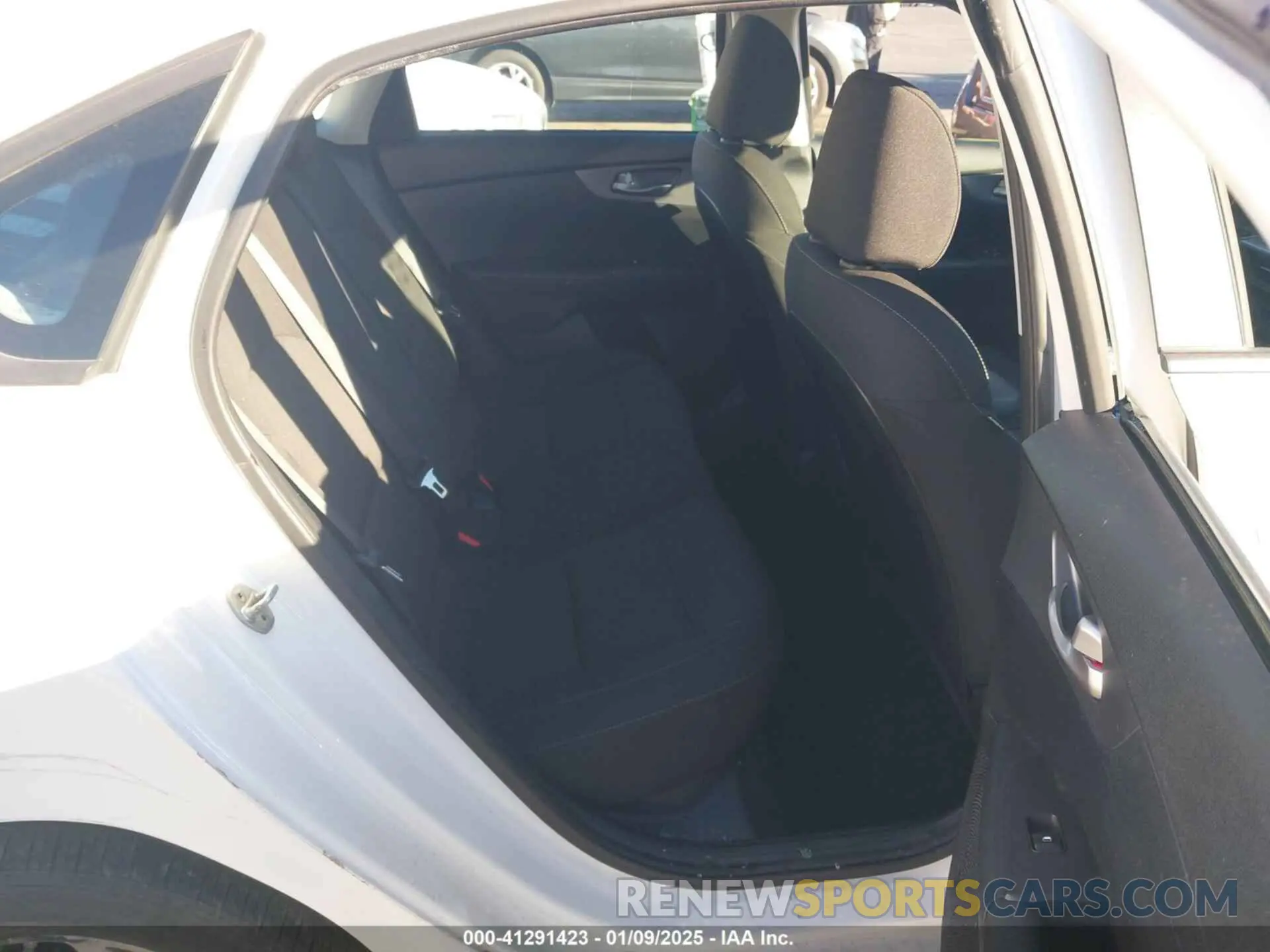 8 fotografías del automóvil dañado 3KPF24AD4KE077820 KIA FORTE 2019