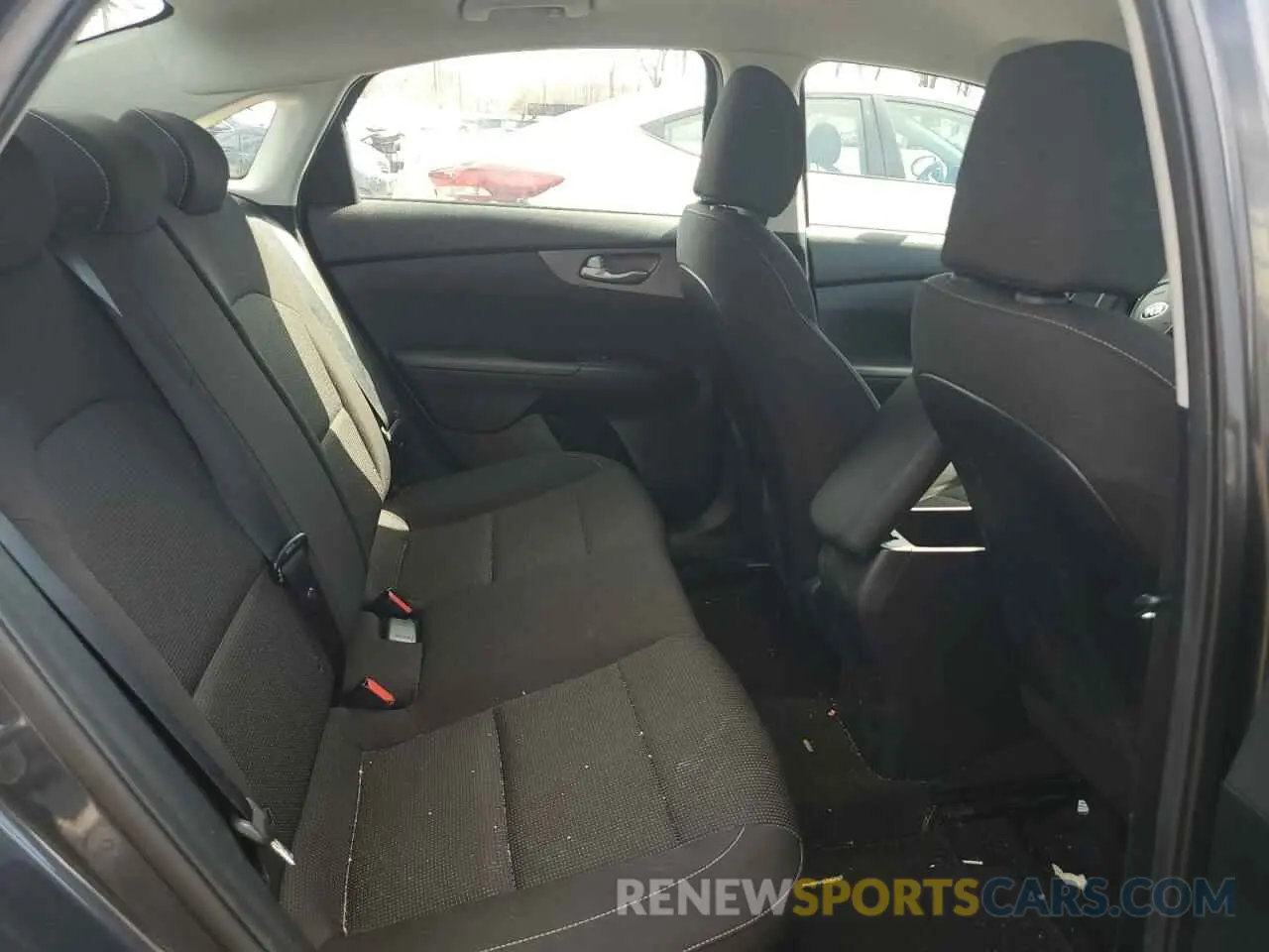 10 fotografías del automóvil dañado 3KPF24AD4KE078076 KIA FORTE 2019