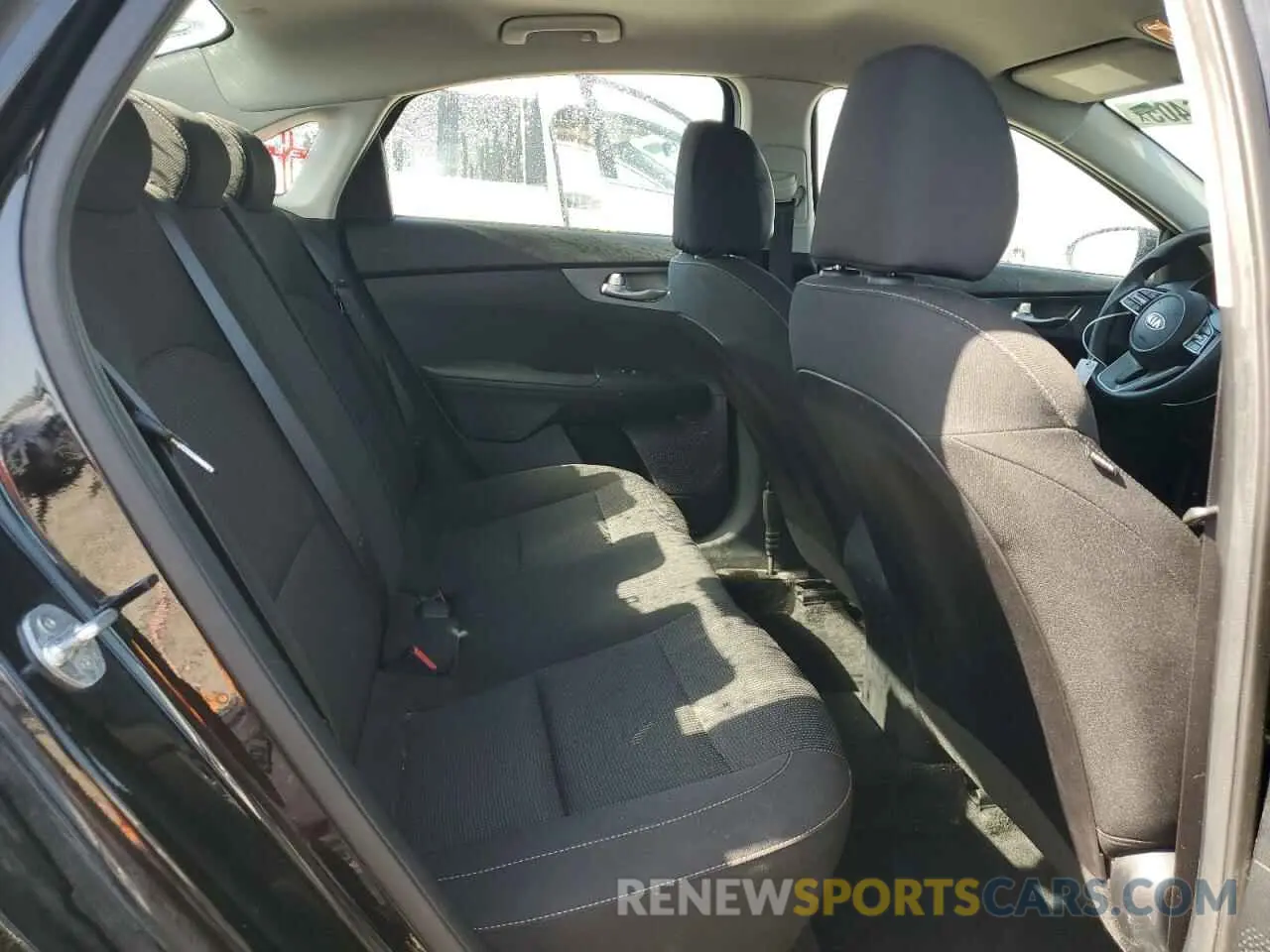10 fotografías del automóvil dañado 3KPF24AD4KE094469 KIA FORTE 2019
