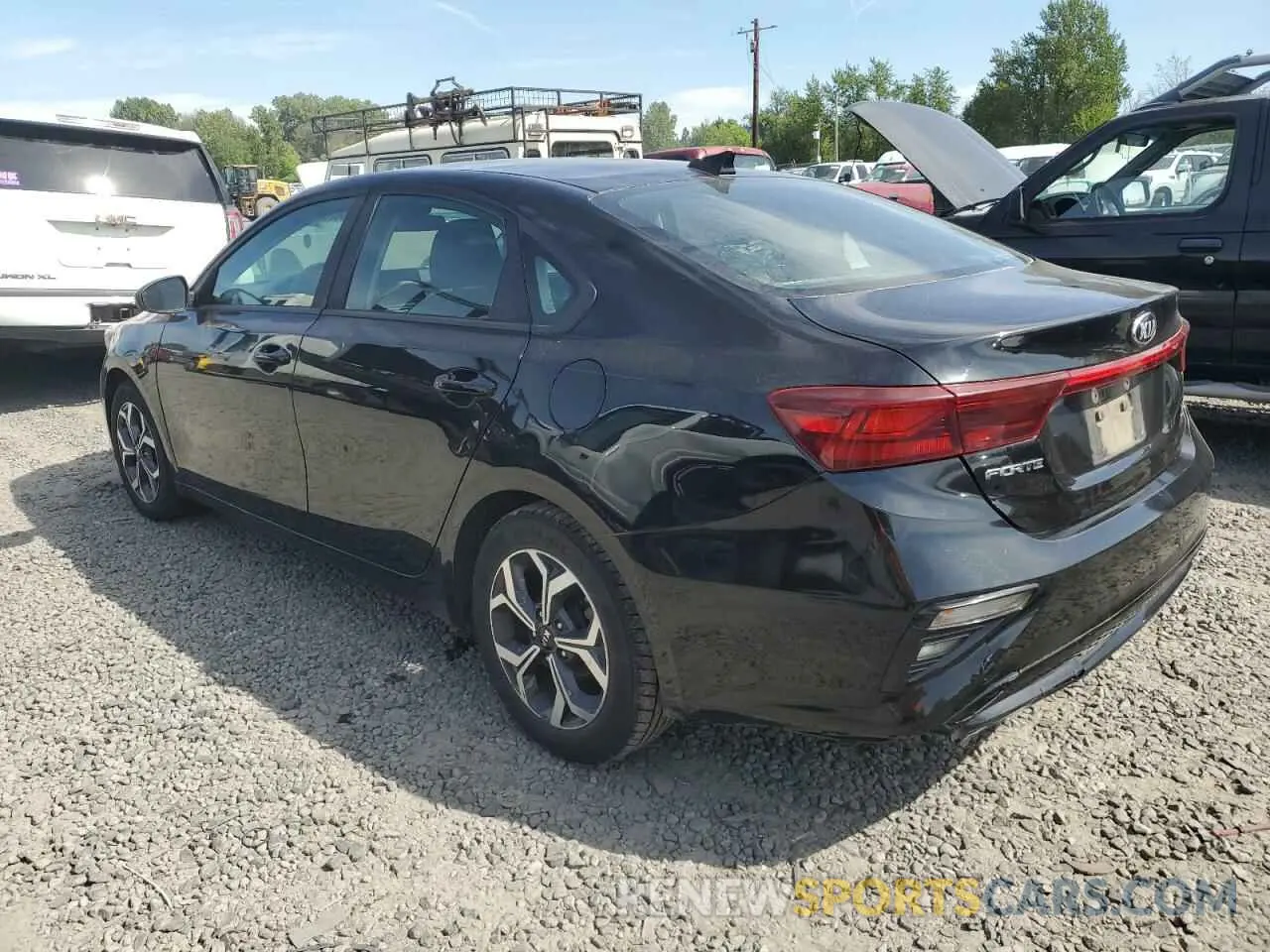 2 fotografías del automóvil dañado 3KPF24AD4KE108533 KIA FORTE 2019