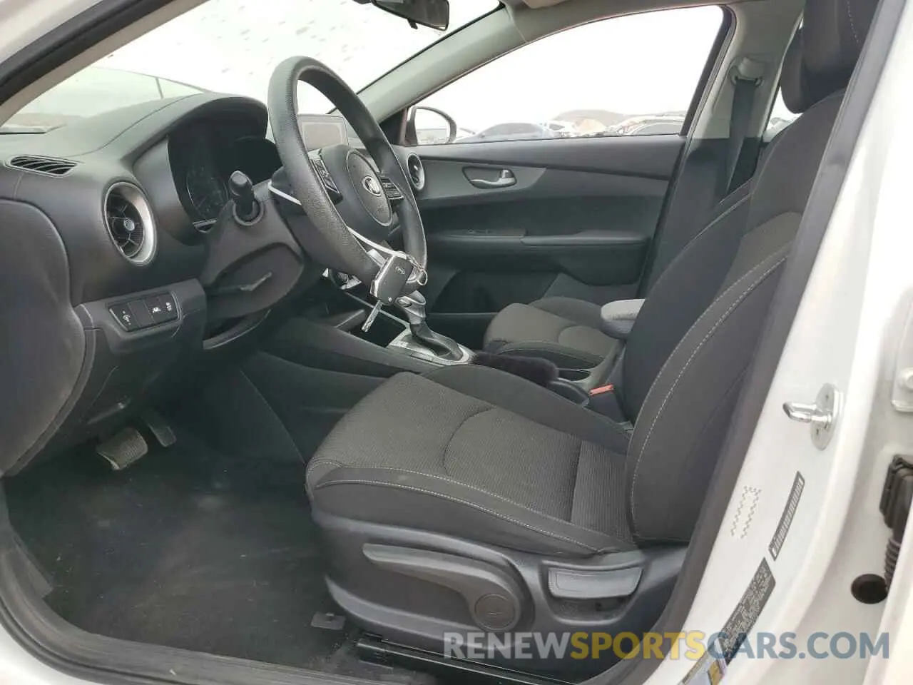 7 fotografías del automóvil dañado 3KPF24AD4KE111724 KIA FORTE 2019