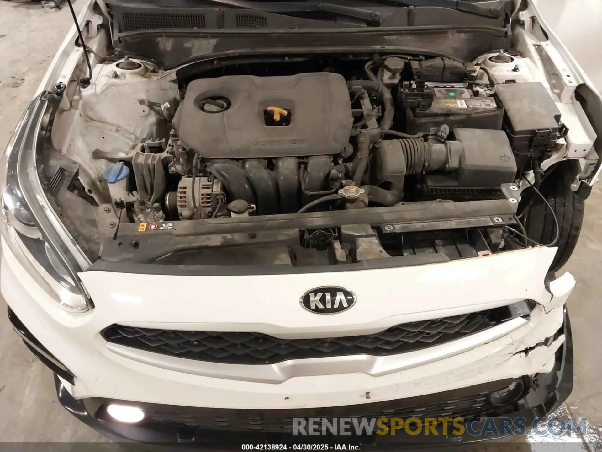 10 fotografías del automóvil dañado 3KPF24AD4KE115000 KIA FORTE 2019