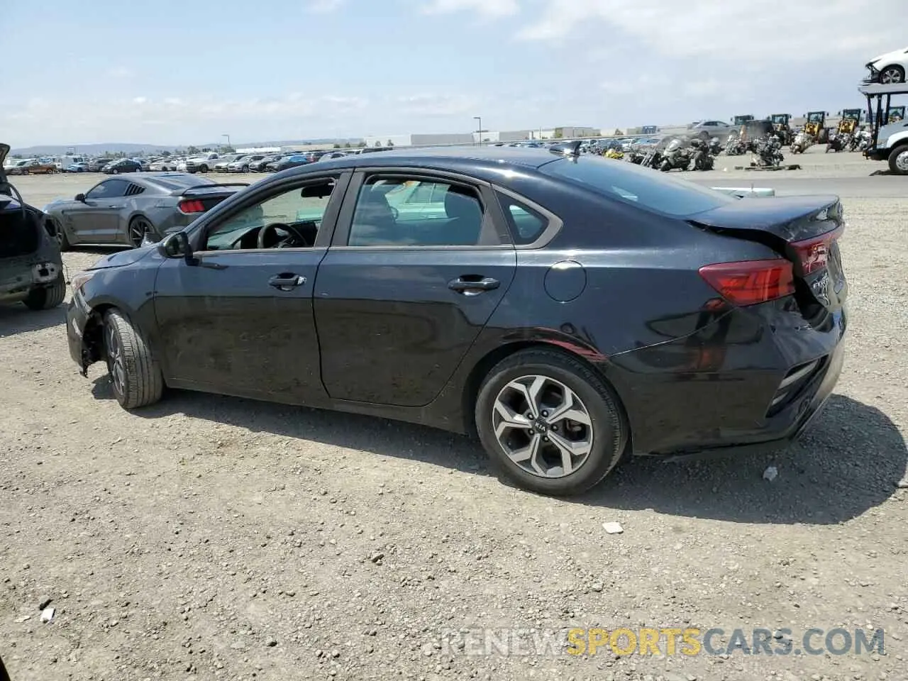 2 fotografías del automóvil dañado 3KPF24AD4KE138888 KIA FORTE 2019