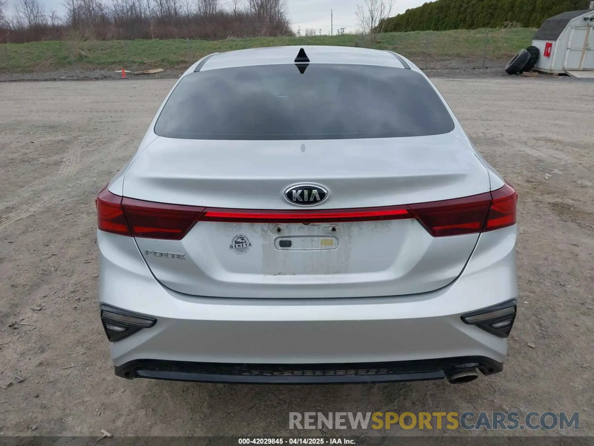 15 fotografías del automóvil dañado 3KPF24AD5KE012023 KIA FORTE 2019