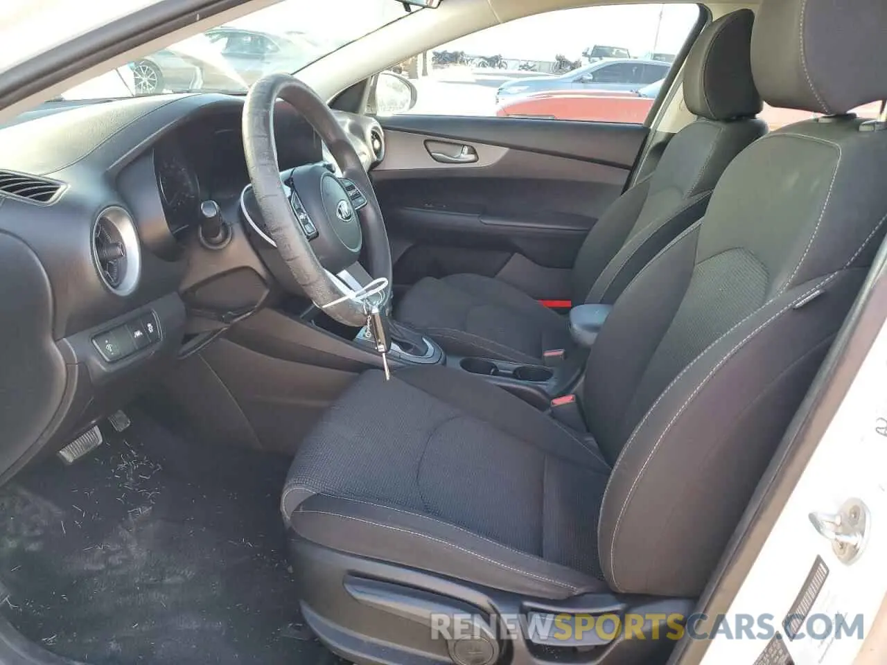 7 fotografías del automóvil dañado 3KPF24AD5KE045250 KIA FORTE 2019