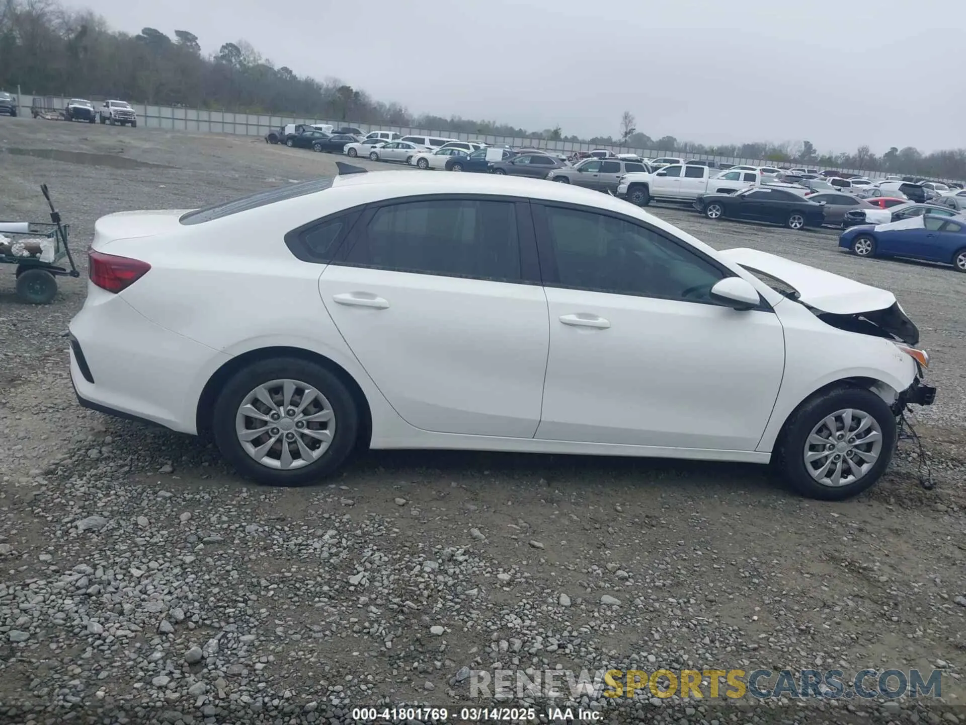 13 fotografías del automóvil dañado 3KPF24AD5KE047970 KIA FORTE 2019