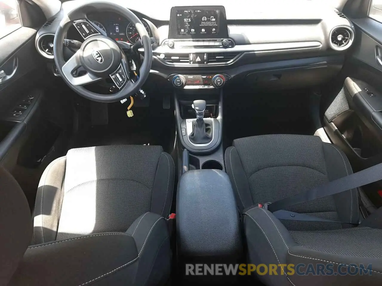 8 fotografías del automóvil dañado 3KPF24AD5KE062212 KIA FORTE 2019