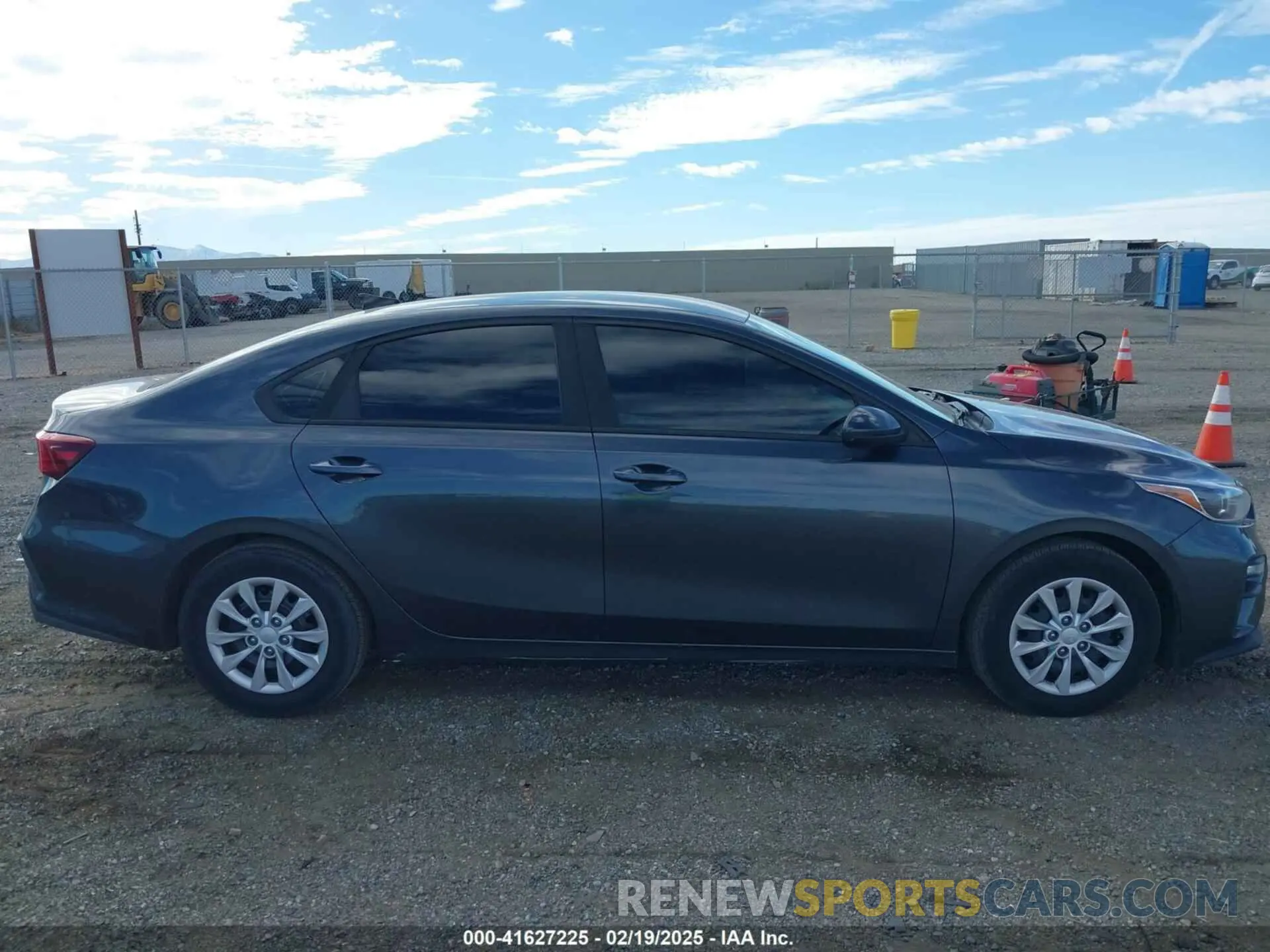 13 fotografías del automóvil dañado 3KPF24AD5KE062887 KIA FORTE 2019