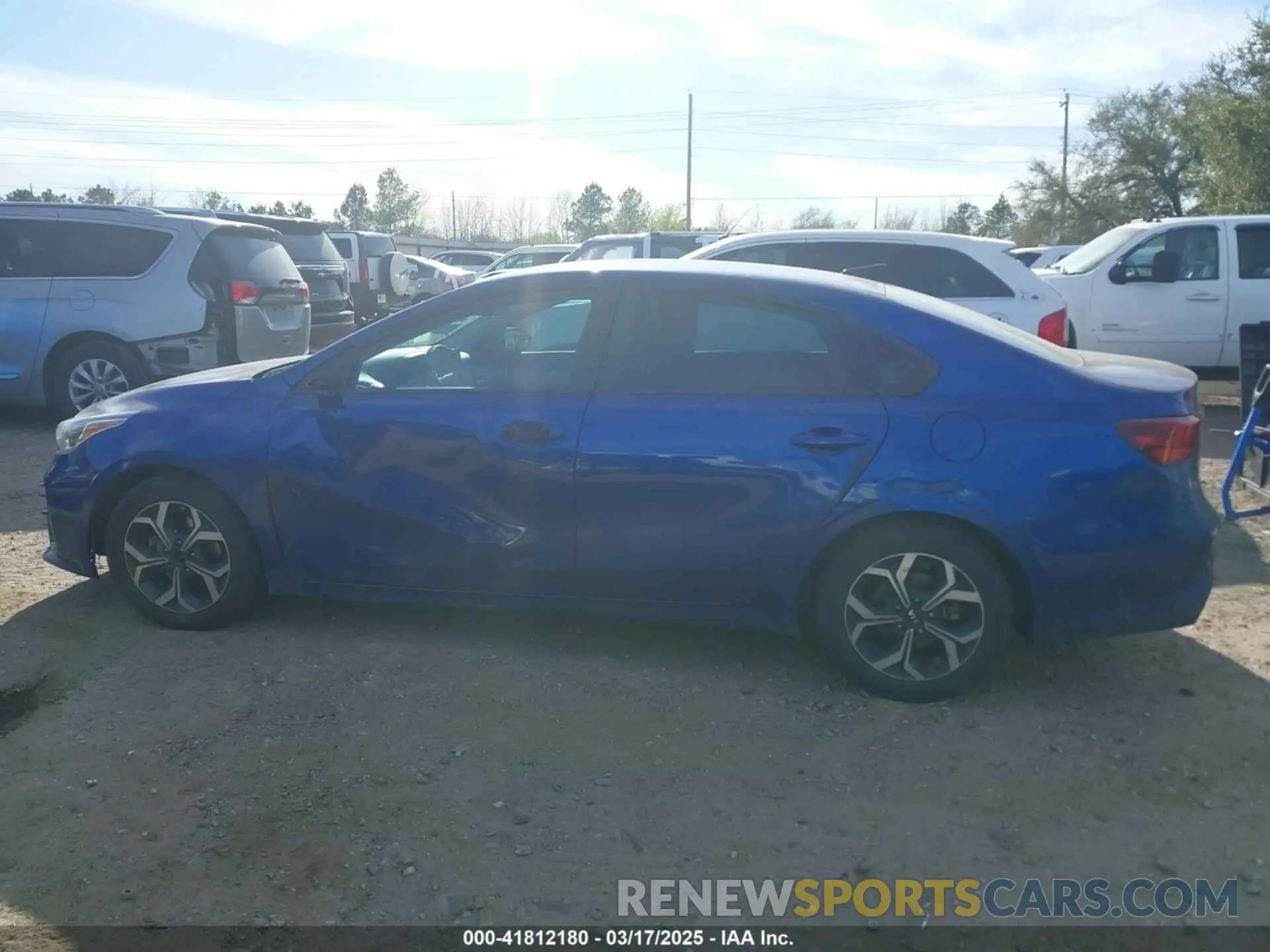14 fotografías del automóvil dañado 3KPF24AD5KE072139 KIA FORTE 2019