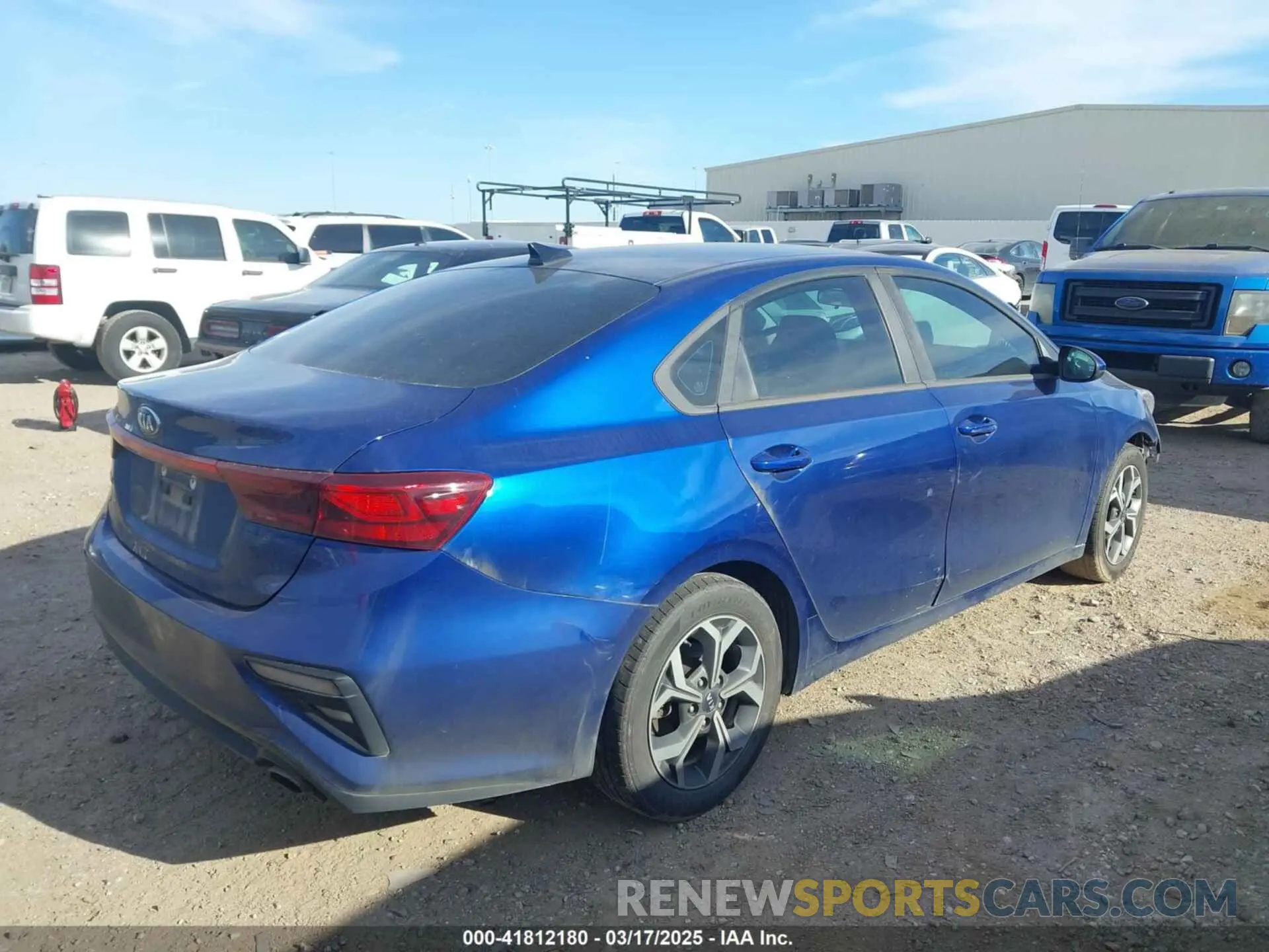4 fotografías del automóvil dañado 3KPF24AD5KE072139 KIA FORTE 2019
