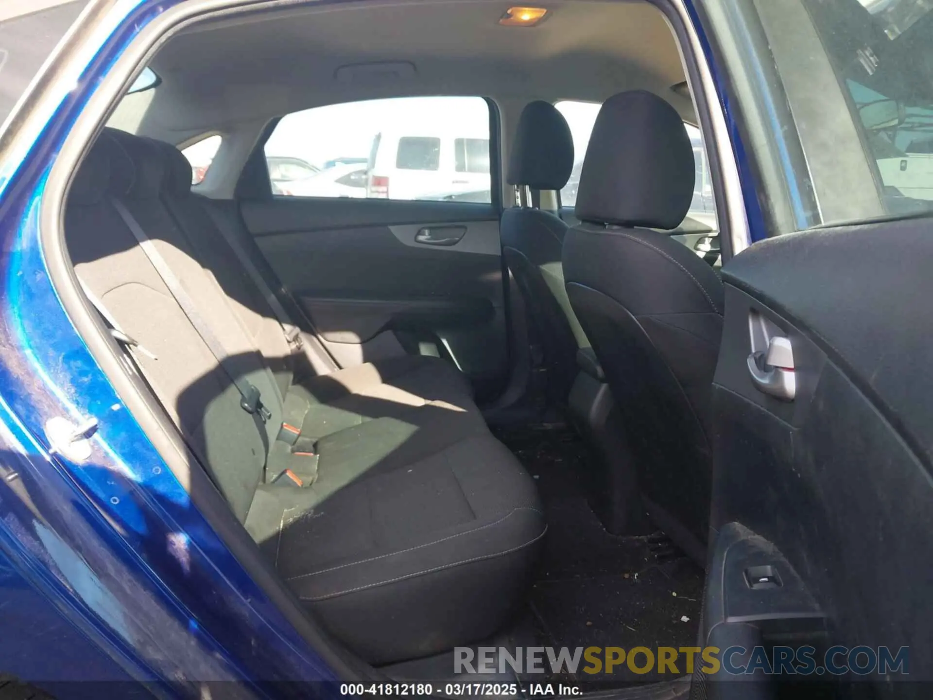 8 fotografías del automóvil dañado 3KPF24AD5KE072139 KIA FORTE 2019