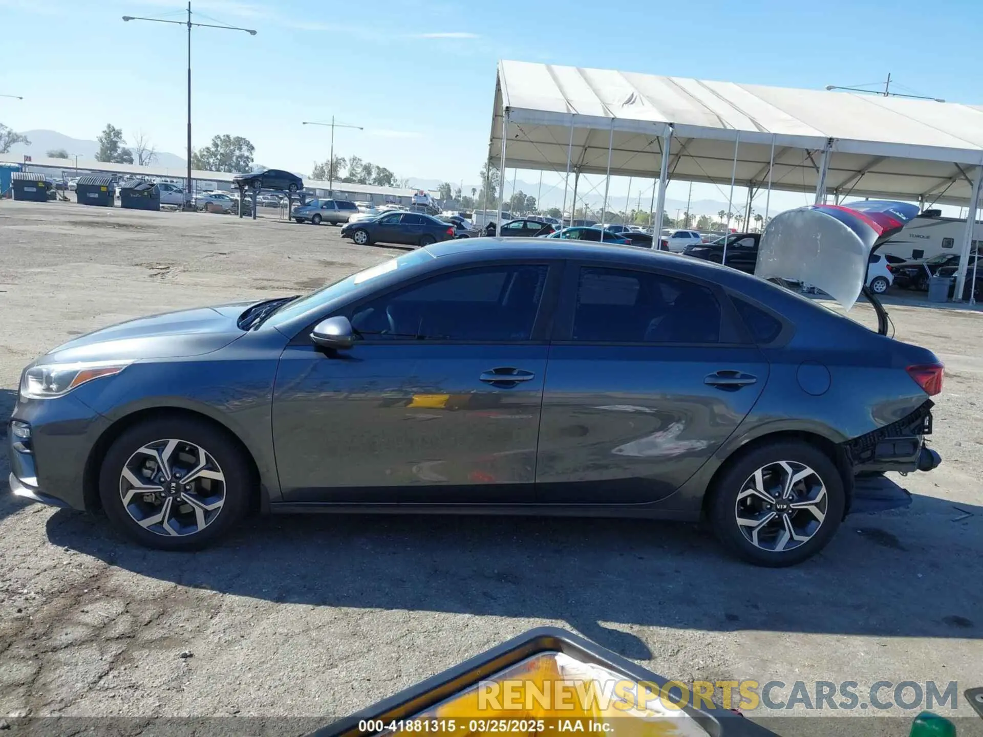 15 fotografías del automóvil dañado 3KPF24AD5KE086025 KIA FORTE 2019
