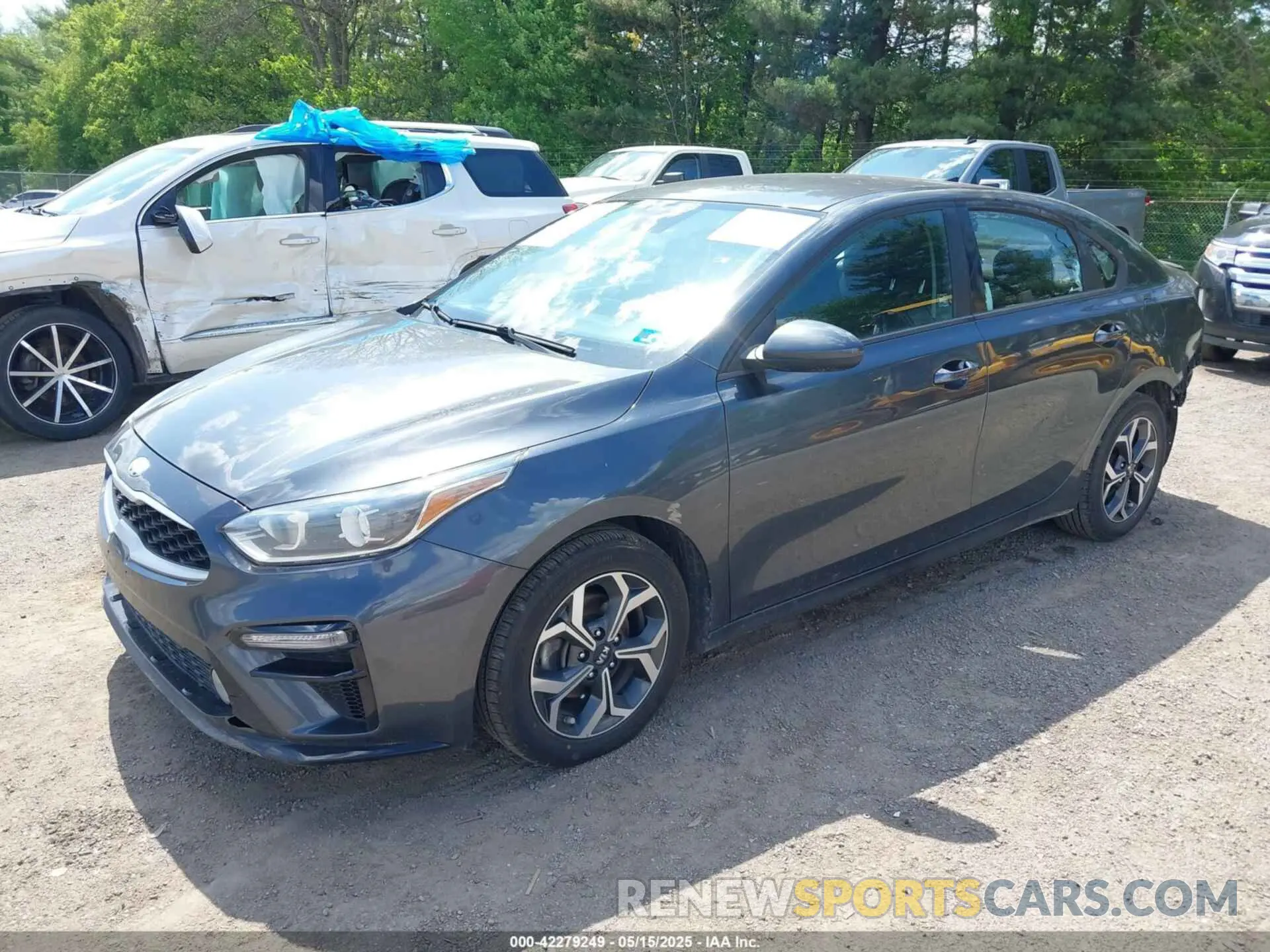 2 fotografías del automóvil dañado 3KPF24AD5KE099888 KIA FORTE 2019