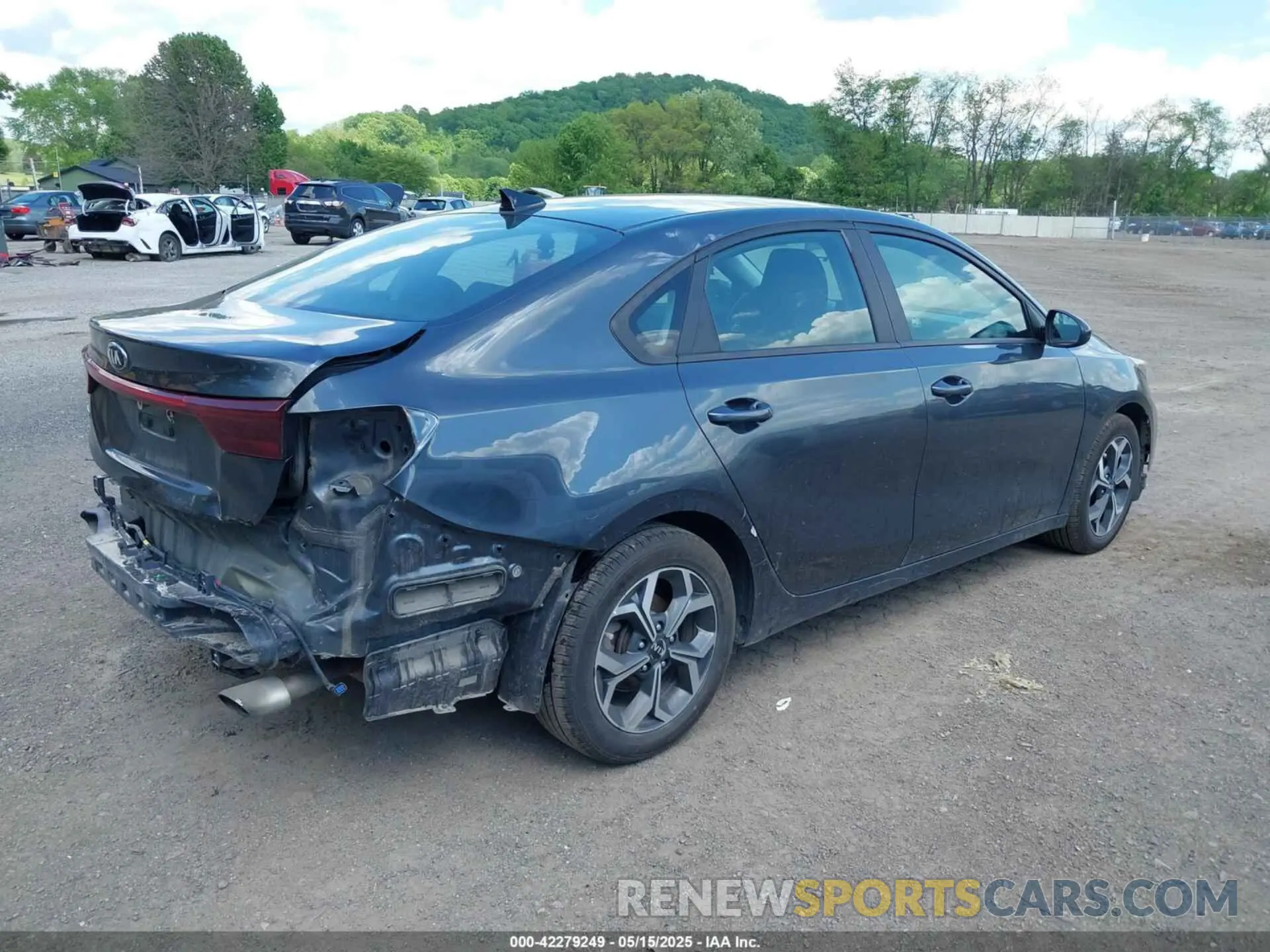 4 fotografías del automóvil dañado 3KPF24AD5KE099888 KIA FORTE 2019