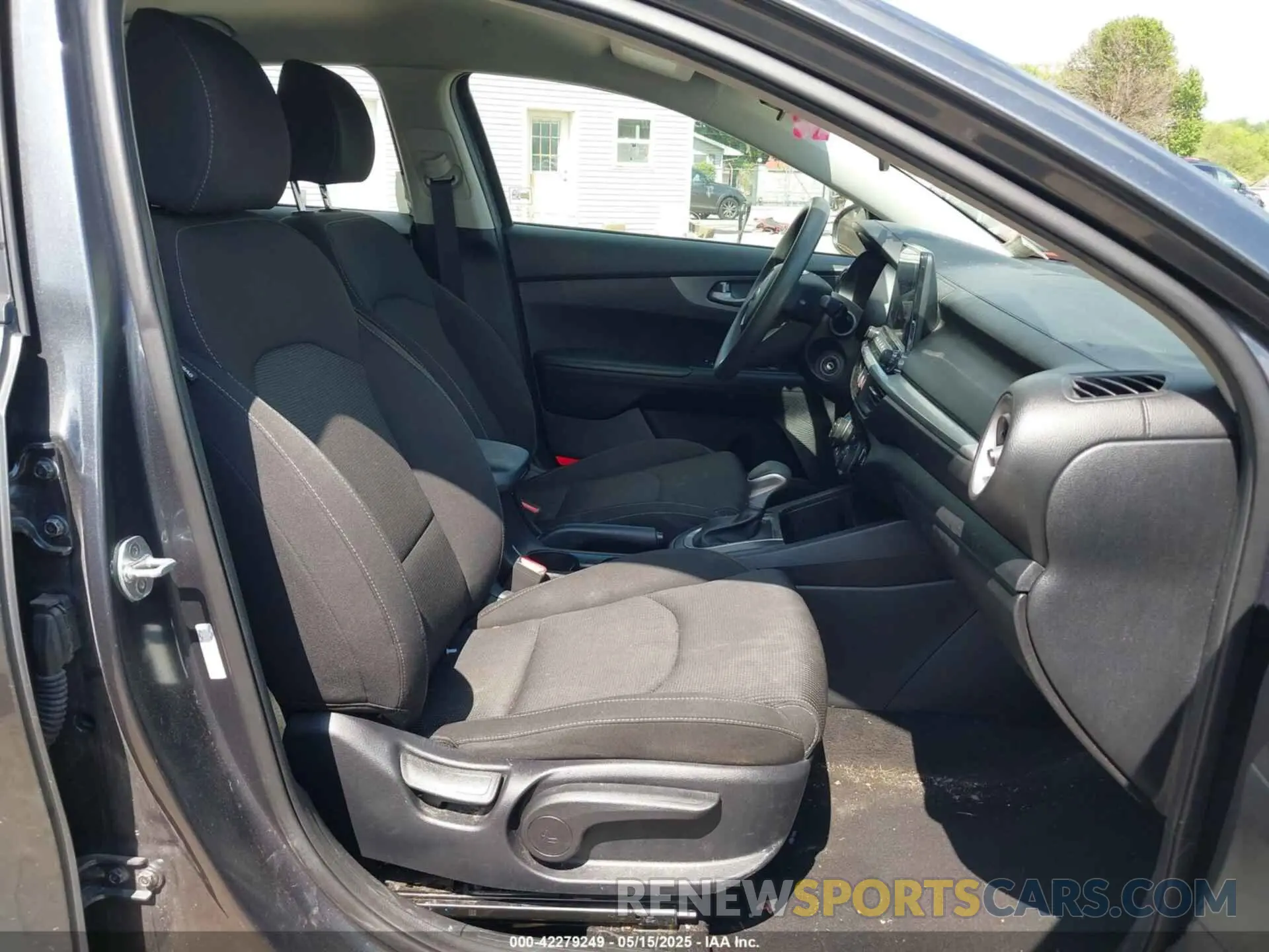 5 fotografías del automóvil dañado 3KPF24AD5KE099888 KIA FORTE 2019