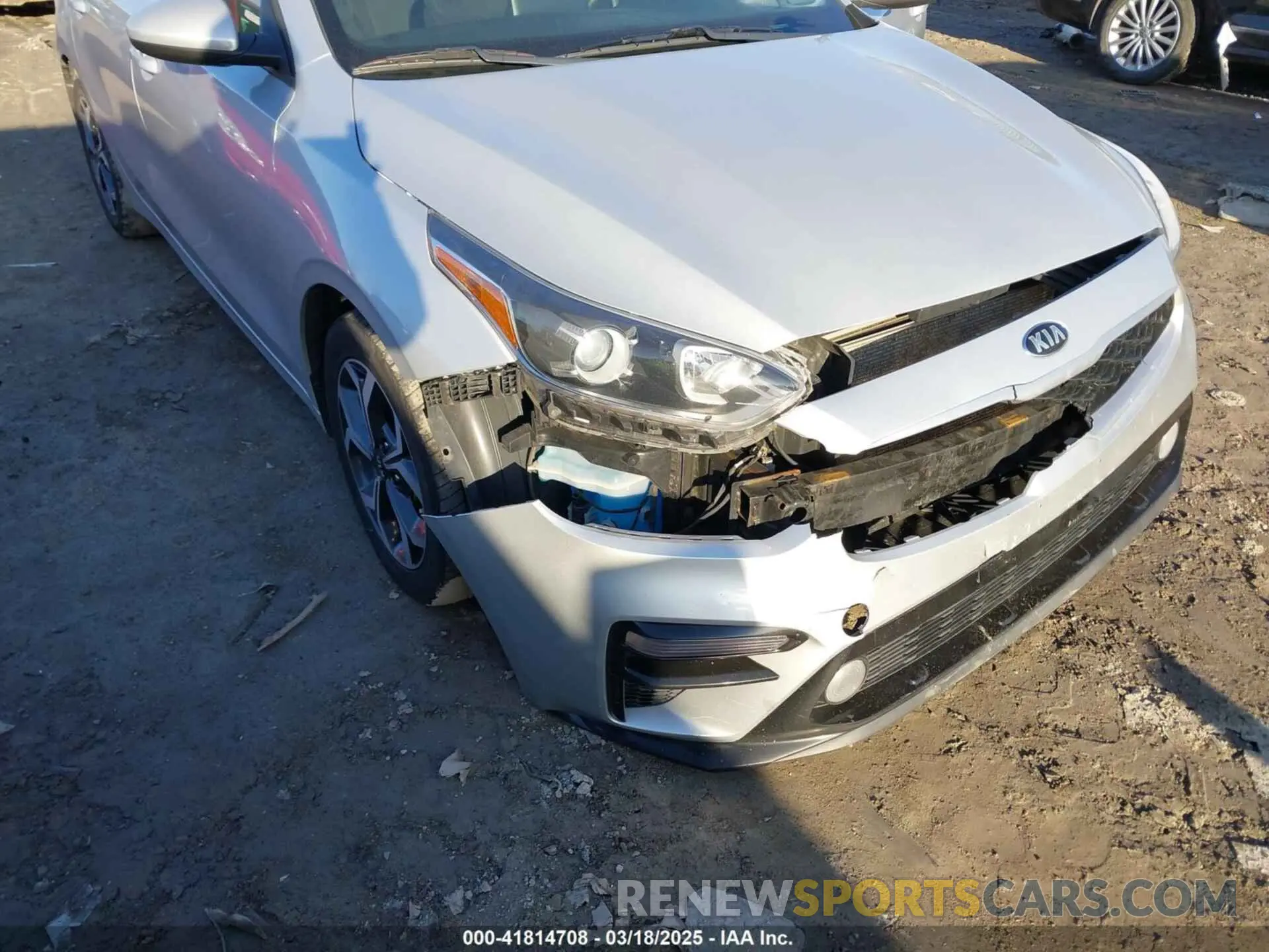 6 fotografías del automóvil dañado 3KPF24AD5KE130637 KIA FORTE 2019