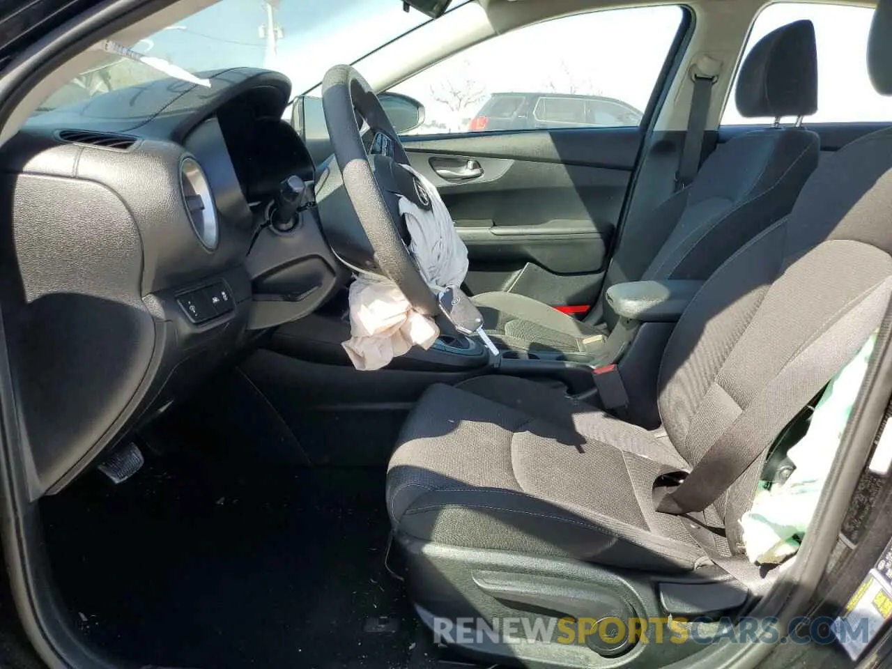 7 fotografías del automóvil dañado 3KPF24AD6KE013794 KIA FORTE 2019