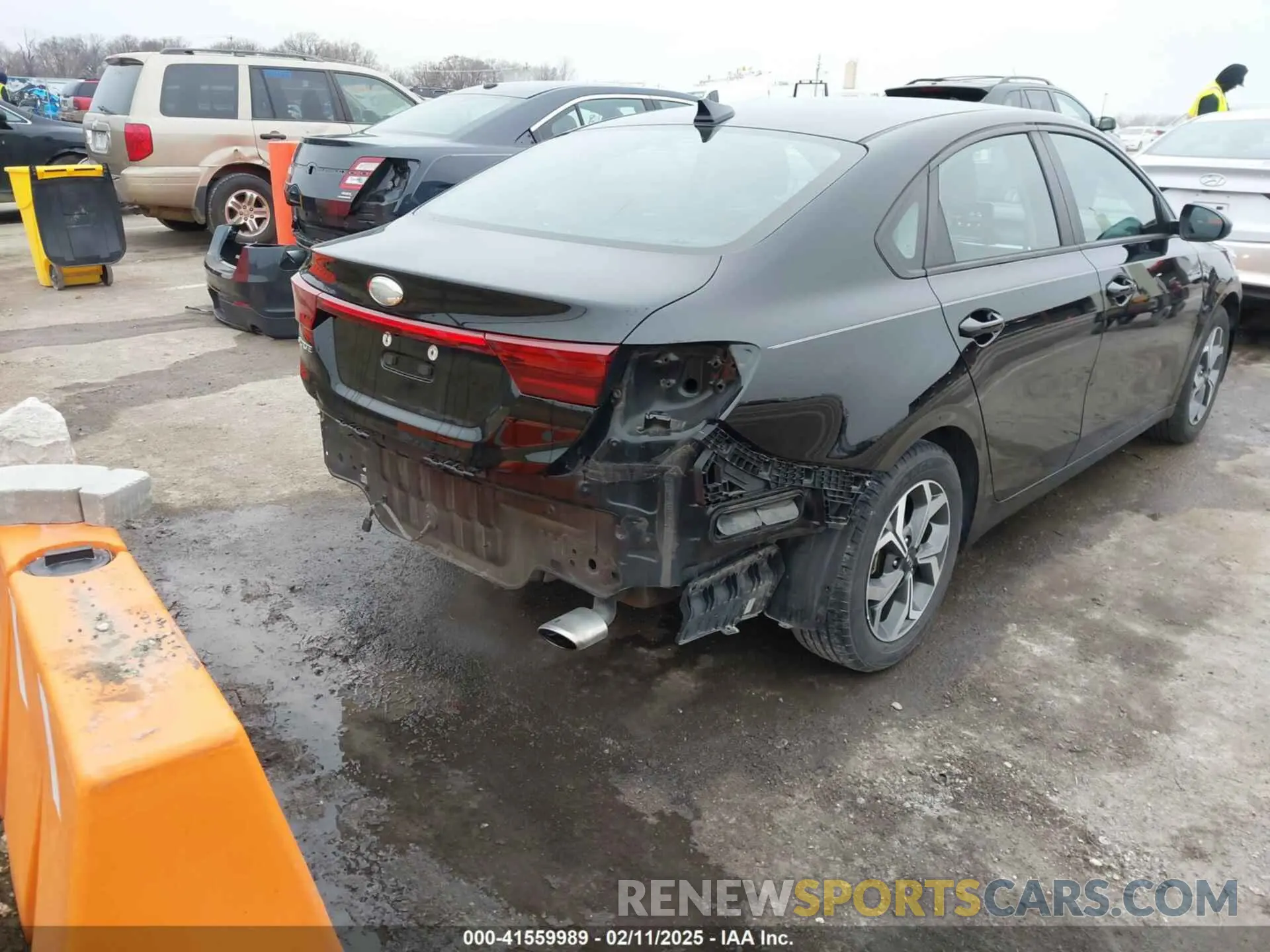19 fotografías del automóvil dañado 3KPF24AD6KE027923 KIA FORTE 2019