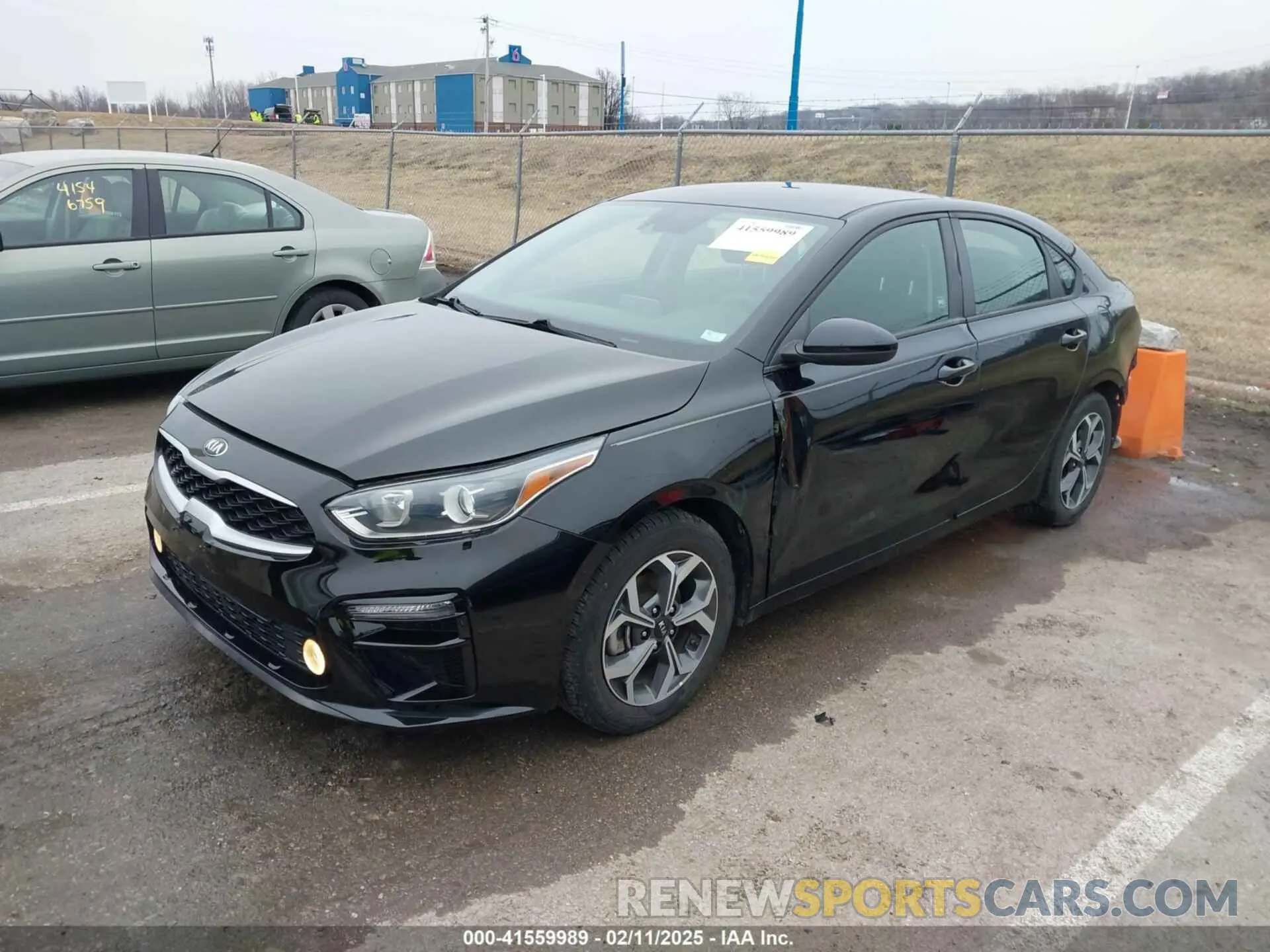 2 fotografías del automóvil dañado 3KPF24AD6KE027923 KIA FORTE 2019
