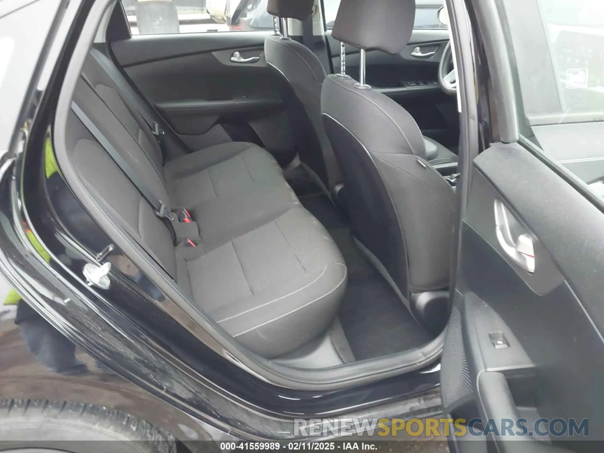 8 fotografías del automóvil dañado 3KPF24AD6KE027923 KIA FORTE 2019