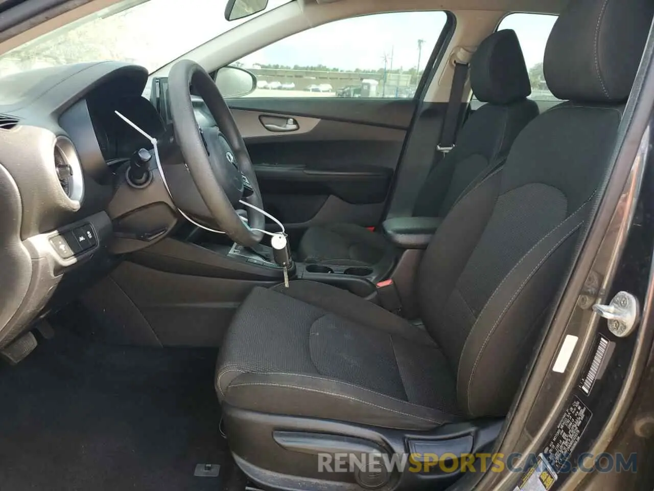 7 fotografías del automóvil dañado 3KPF24AD6KE029378 KIA FORTE 2019