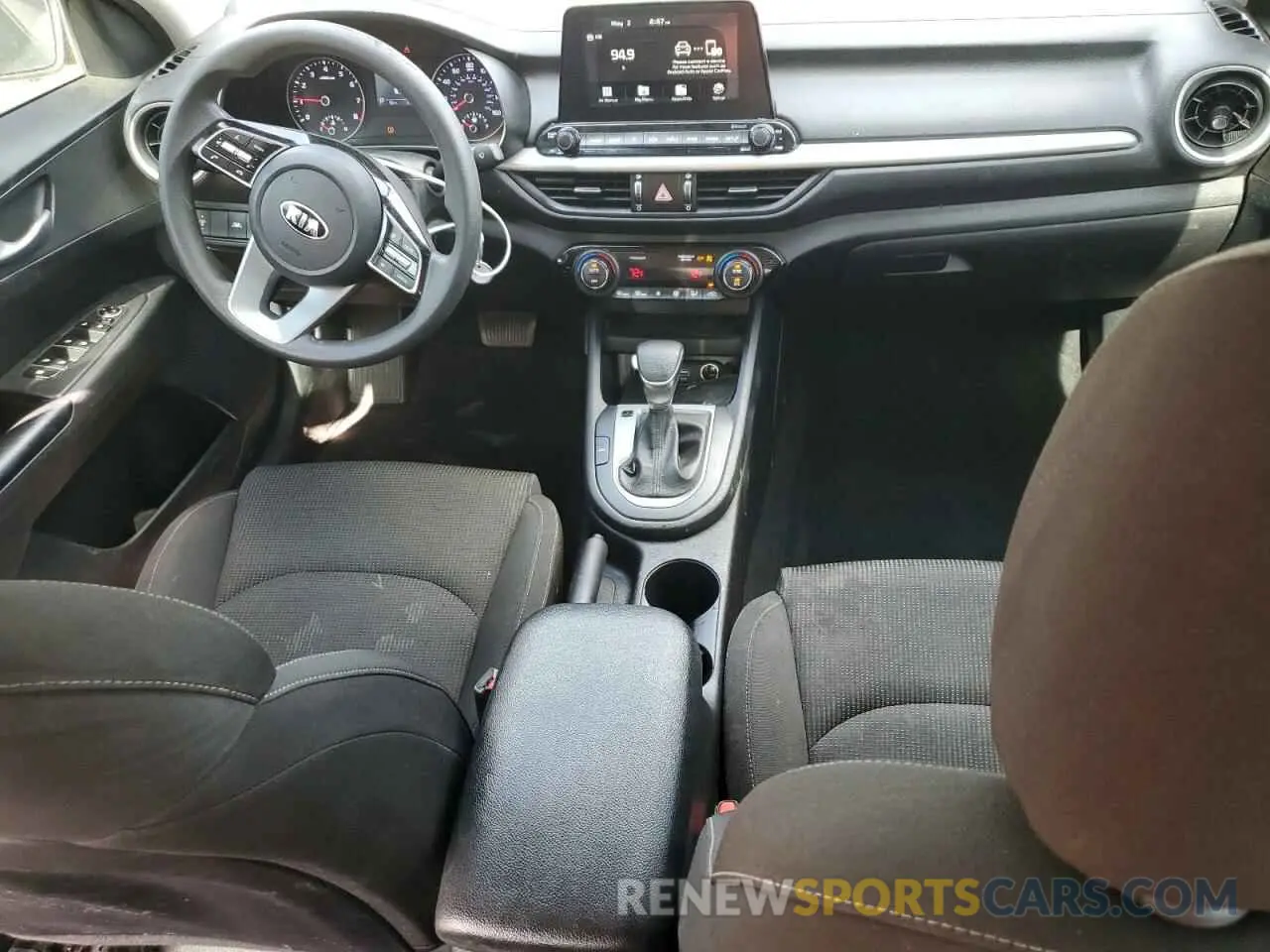 8 fotografías del automóvil dañado 3KPF24AD6KE029378 KIA FORTE 2019