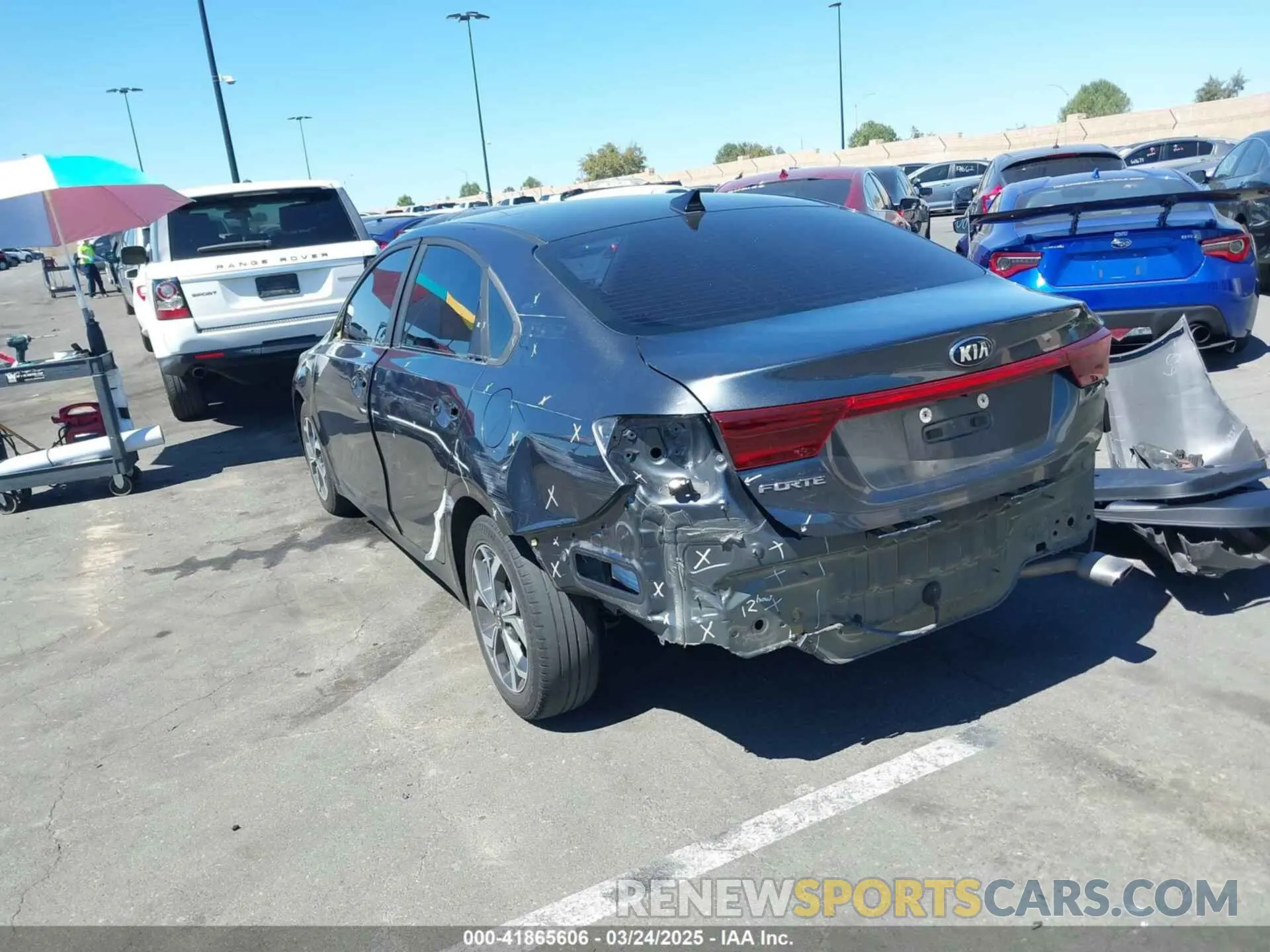 15 fotografías del automóvil dañado 3KPF24AD6KE036721 KIA FORTE 2019