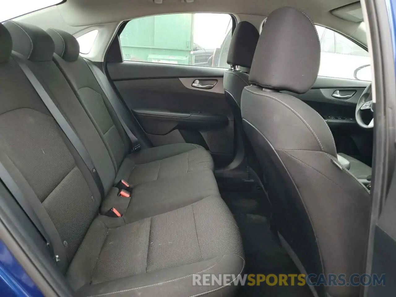 10 fotografías del automóvil dañado 3KPF24AD6KE049596 KIA FORTE 2019