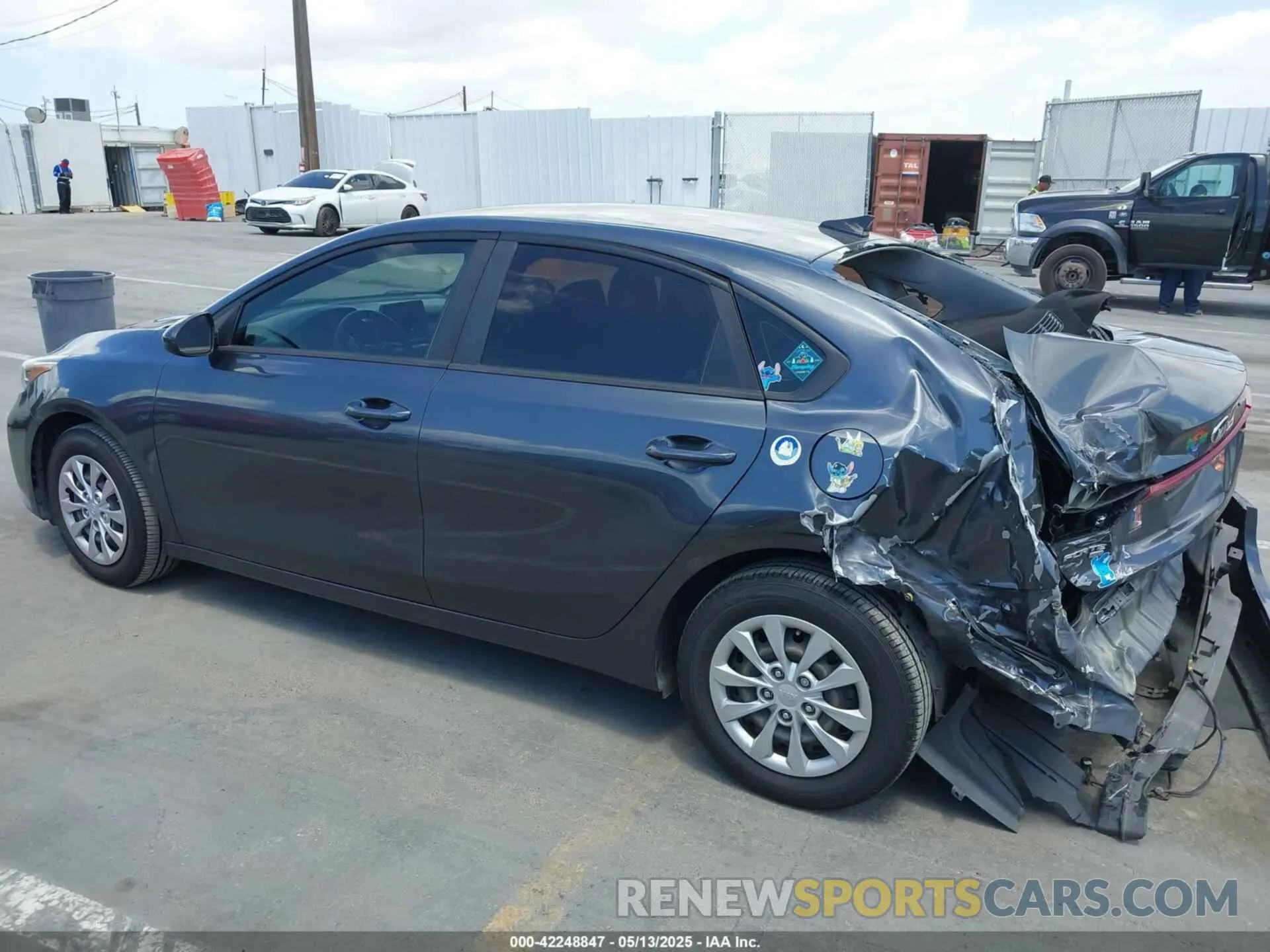 14 fotografías del automóvil dañado 3KPF24AD6KE062882 KIA FORTE 2019