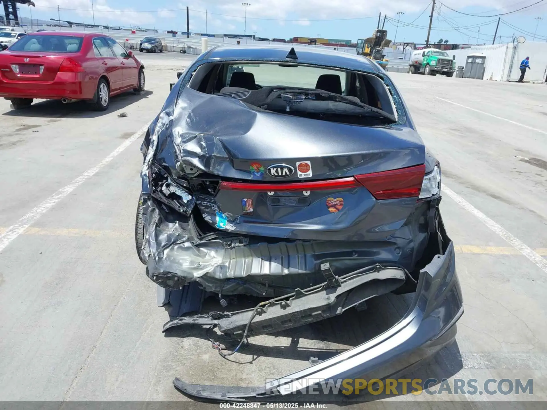 16 fotografías del automóvil dañado 3KPF24AD6KE062882 KIA FORTE 2019