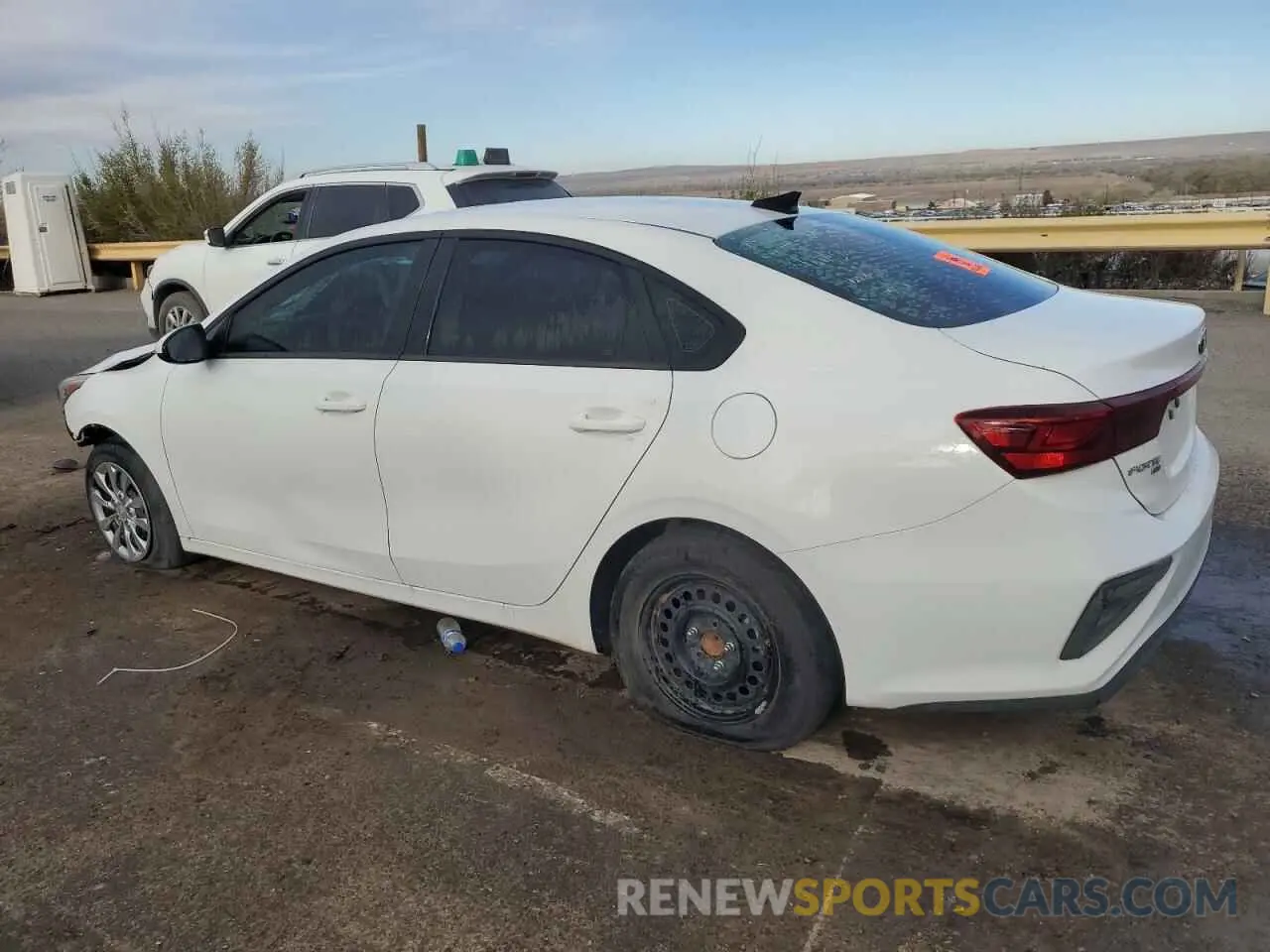 2 fotografías del automóvil dañado 3KPF24AD6KE064213 KIA FORTE 2019
