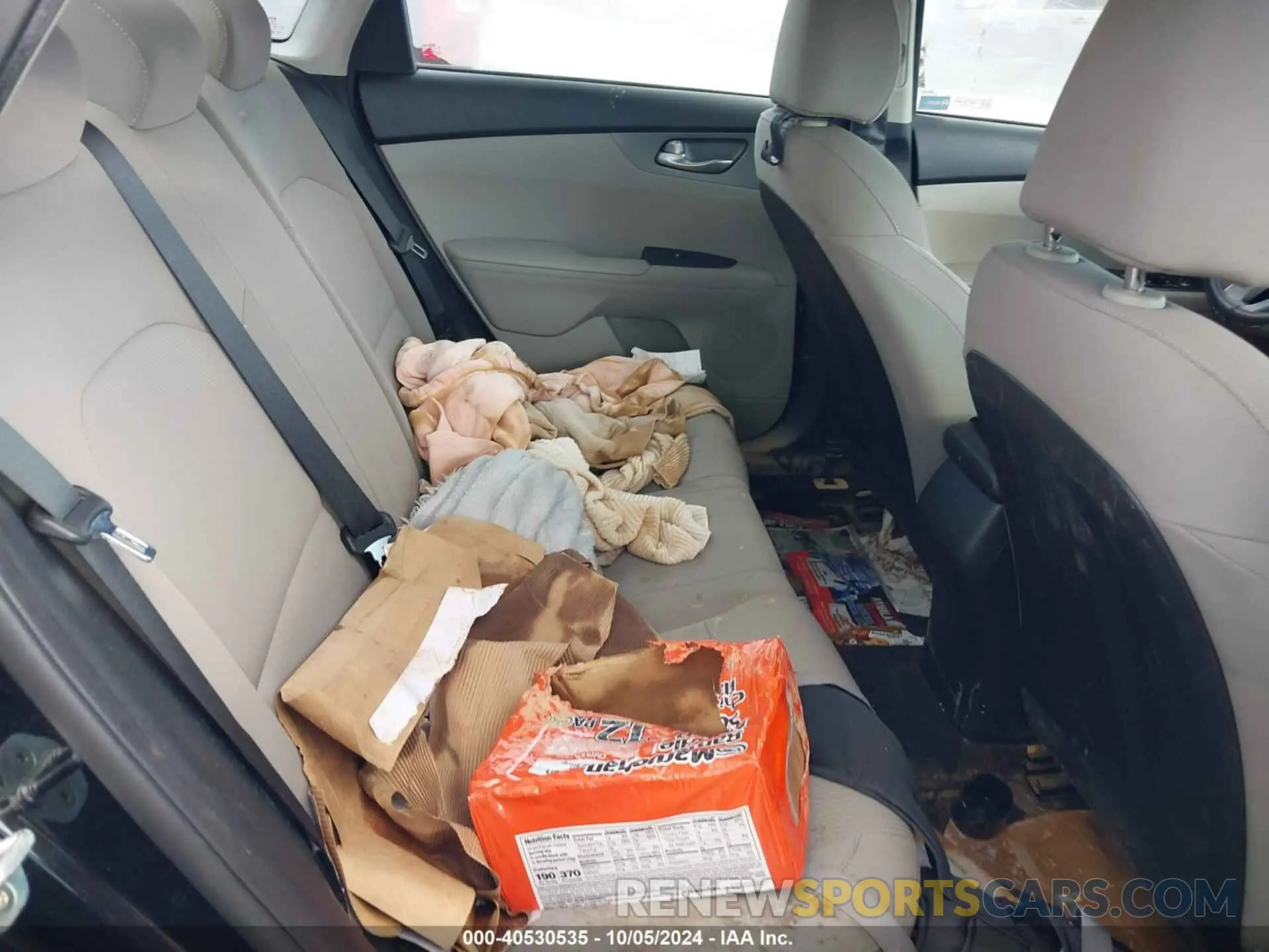 8 fotografías del automóvil dañado 3KPF24AD6KE067628 KIA FORTE 2019