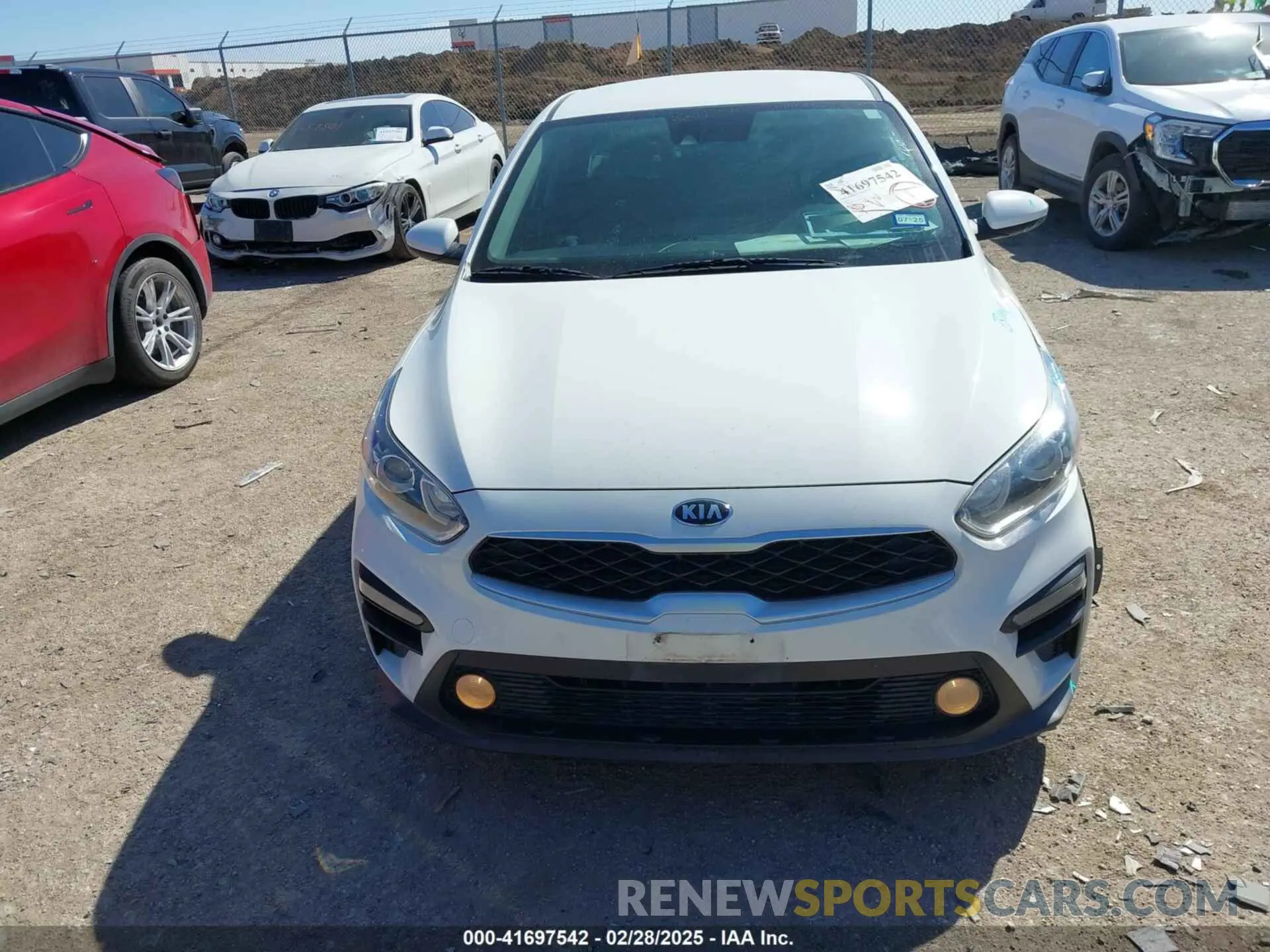 12 fotografías del automóvil dañado 3KPF24AD6KE081593 KIA FORTE 2019
