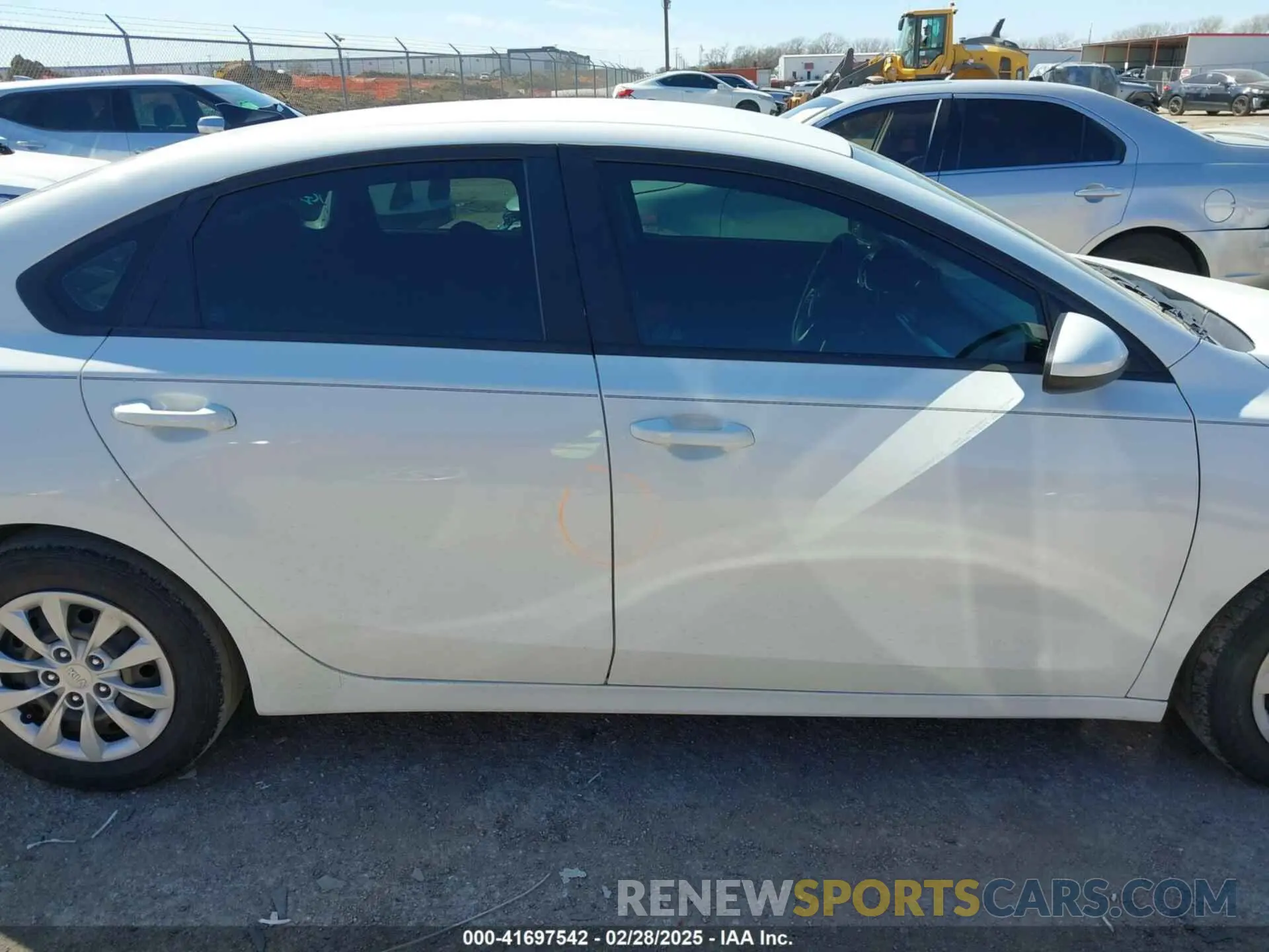 13 fotografías del automóvil dañado 3KPF24AD6KE081593 KIA FORTE 2019