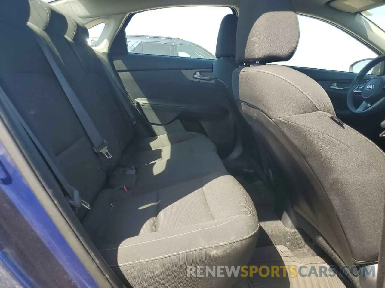 10 fotografías del automóvil dañado 3KPF24AD6KE103933 KIA FORTE 2019