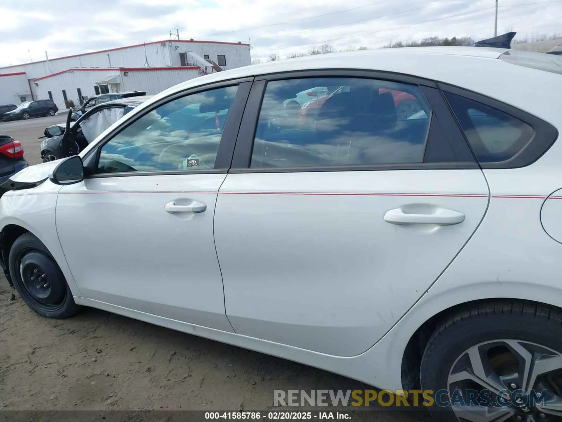 14 fotografías del automóvil dañado 3KPF24AD6KE108551 KIA FORTE 2019