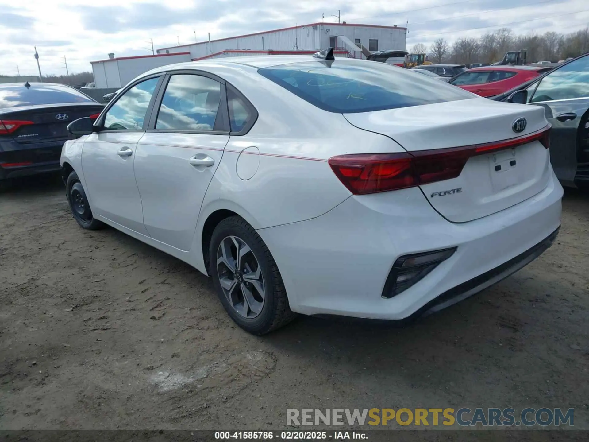 3 fotografías del automóvil dañado 3KPF24AD6KE108551 KIA FORTE 2019