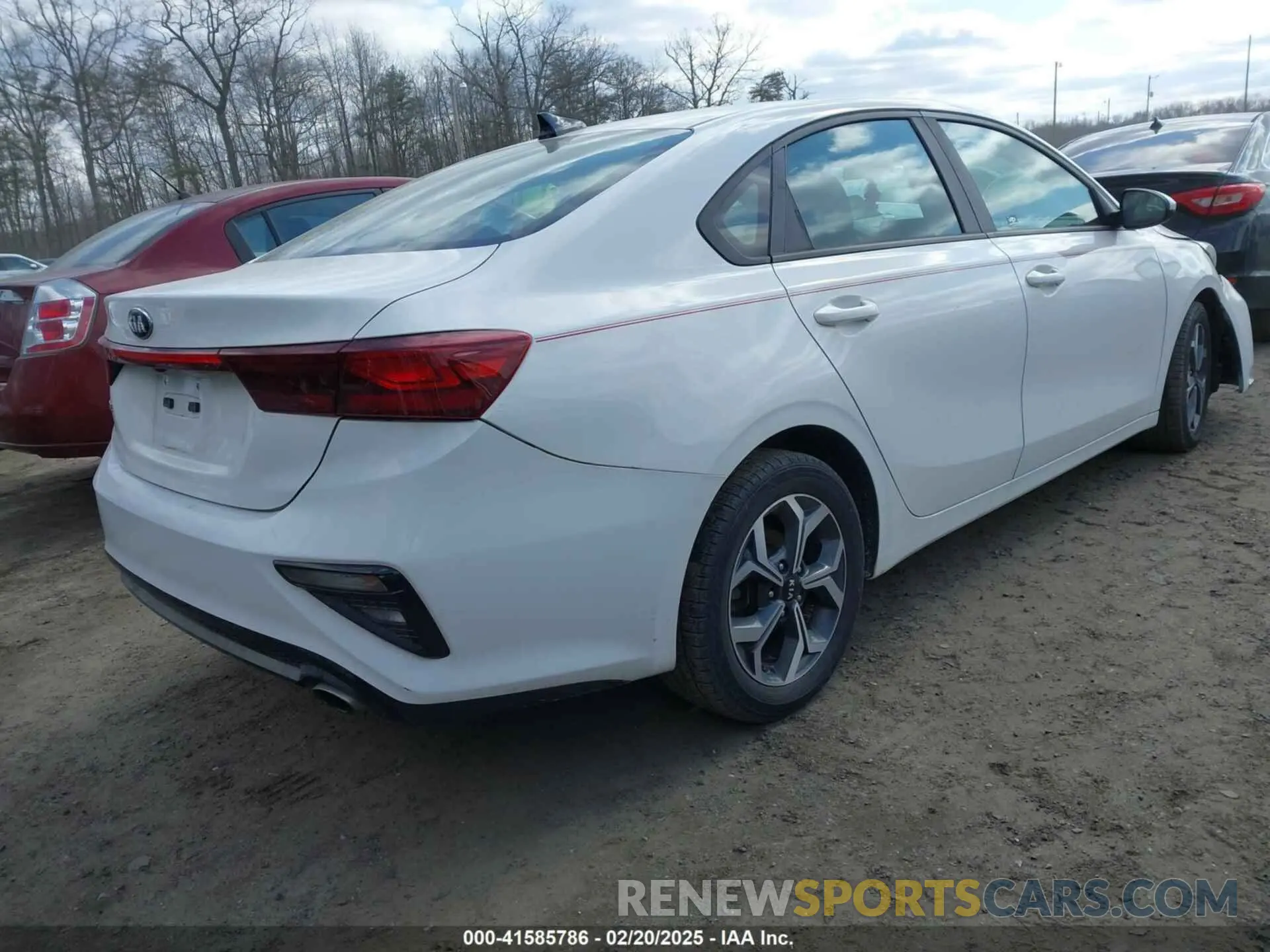 4 fotografías del automóvil dañado 3KPF24AD6KE108551 KIA FORTE 2019